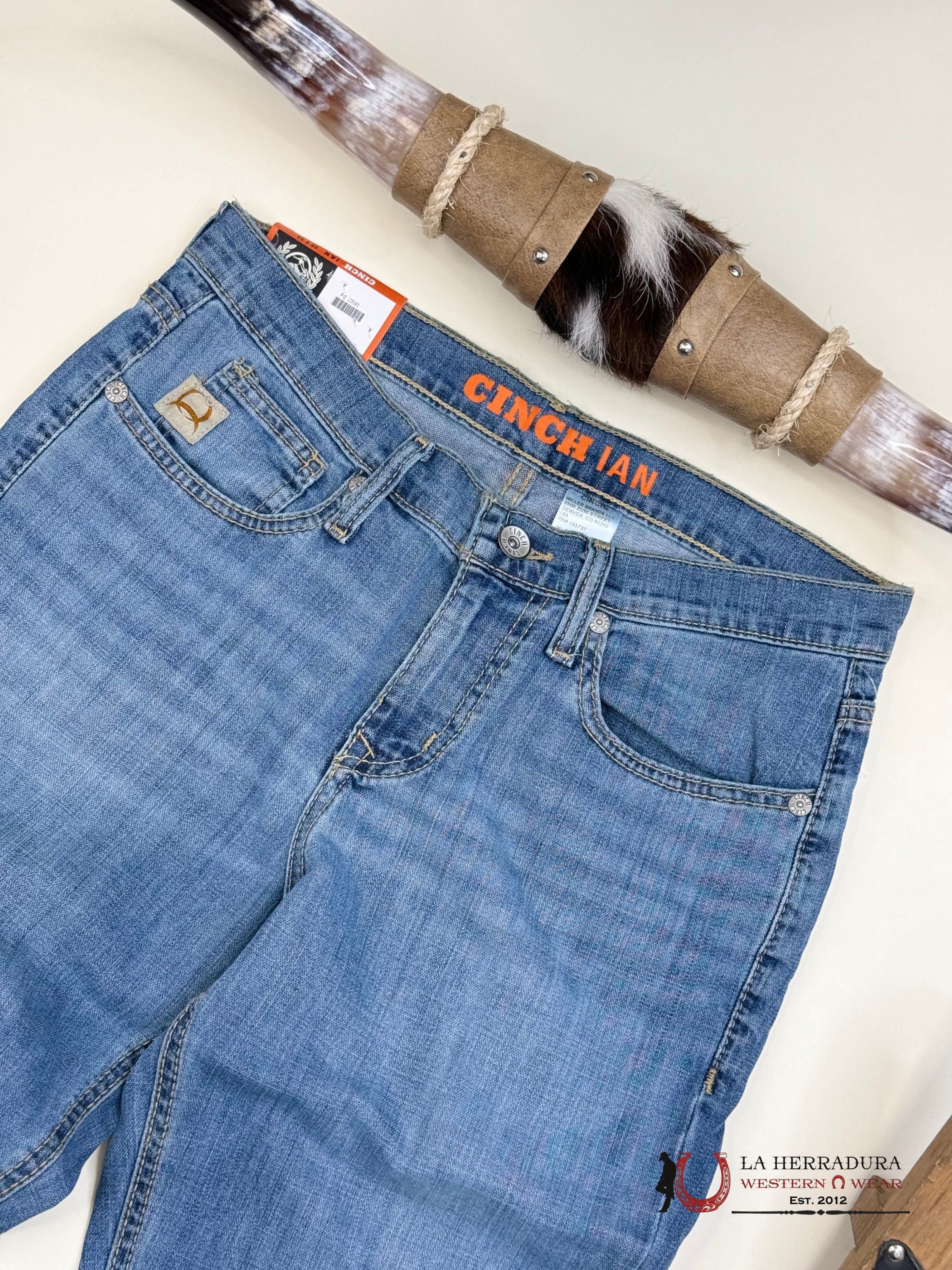 CINCH JEAN IAN LIGHT JEAN COLOR - 6001 ROPA HOMBRES