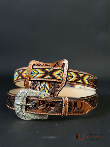 LA HERRADURA - CINTURÓN DE HOMBRE MARRÓN CON CUENTAS MULTICOLORES AZTECAS