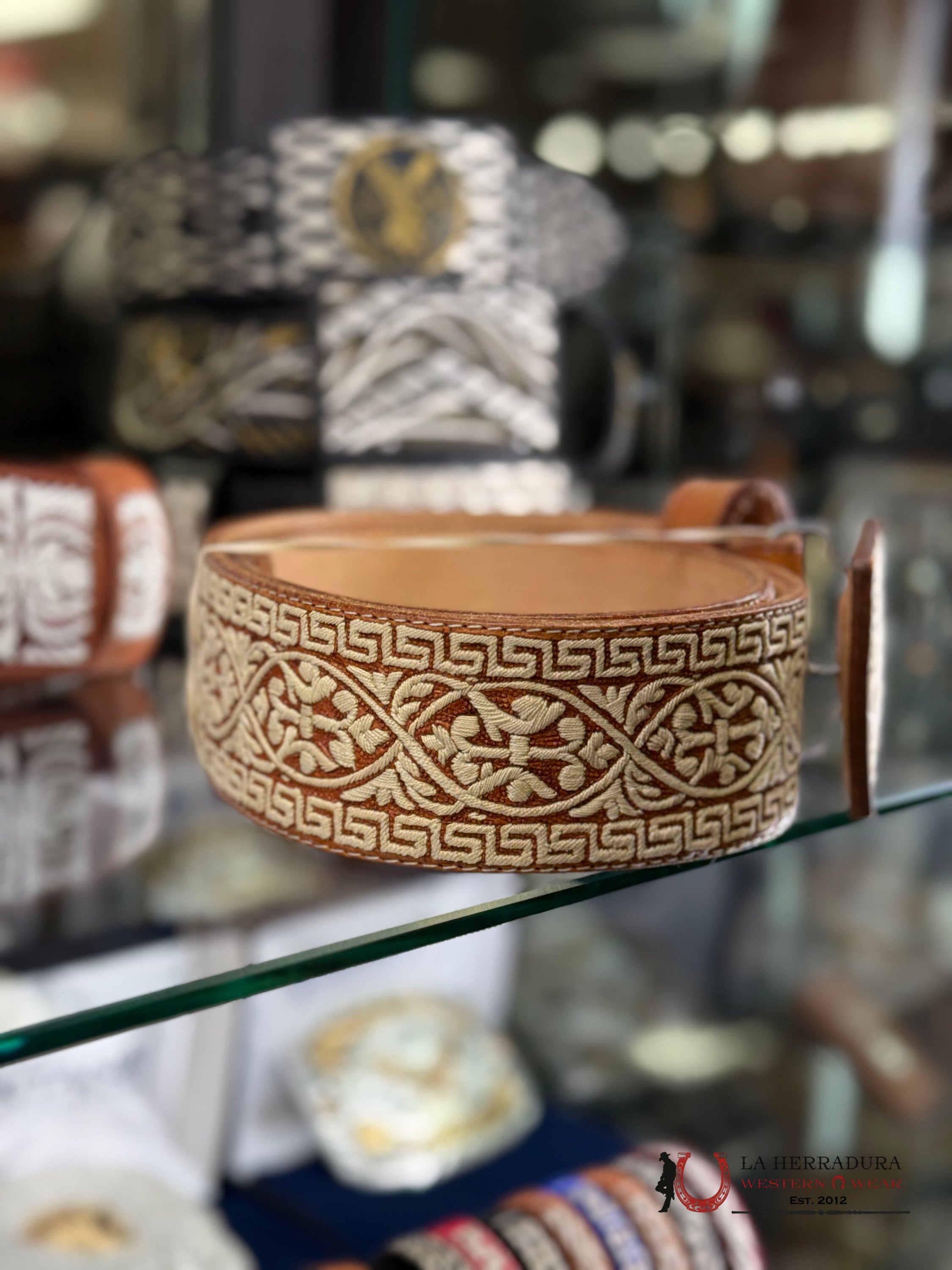 CINTO TEJIDO MARRÓN Y BLANGO CON DISEÑO CINTURONES HOMBRES