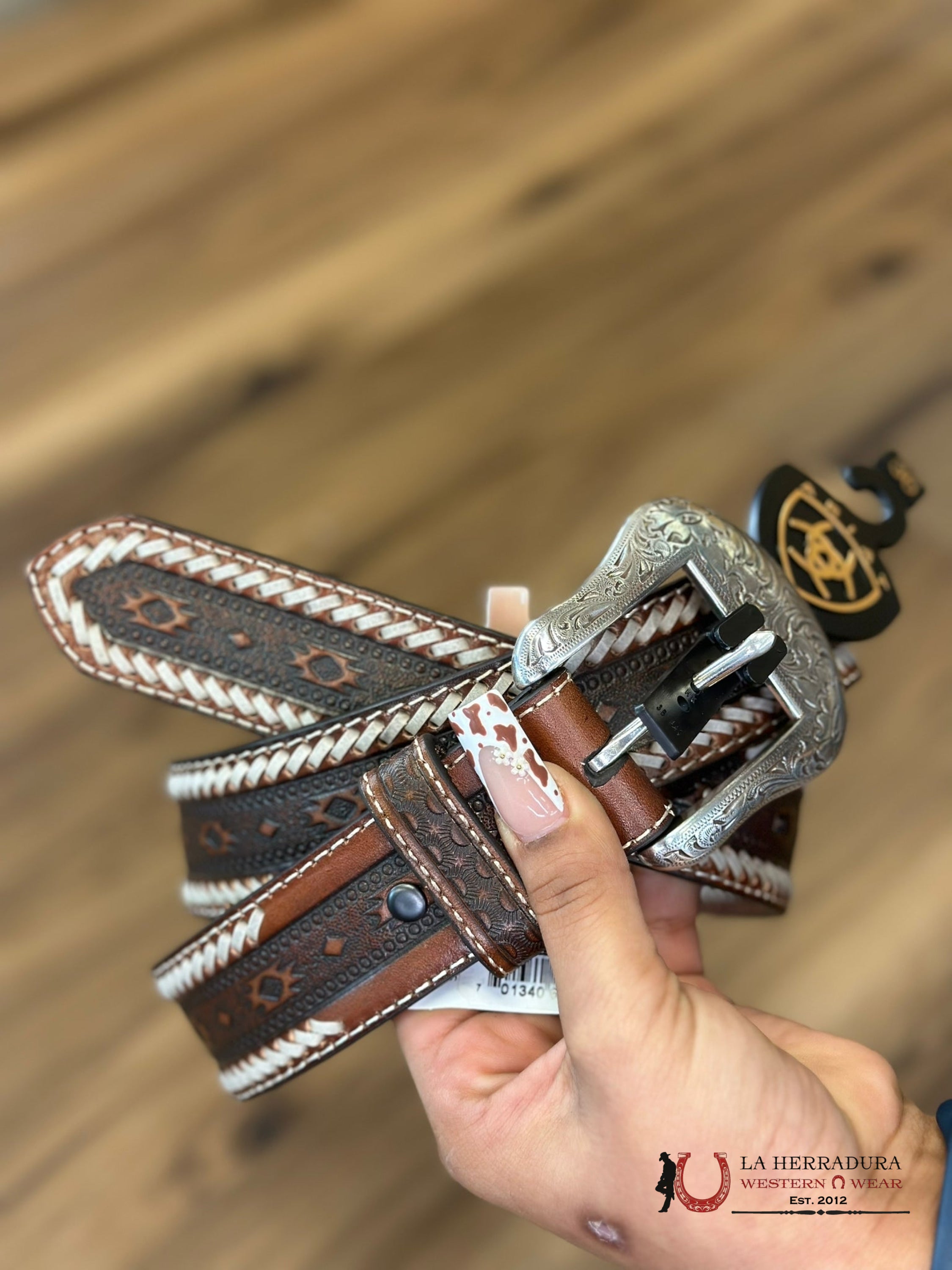 Cinturon Ariat Para Hombre Cafe Aztec Con Detalle Blanco Cinturones Hombres