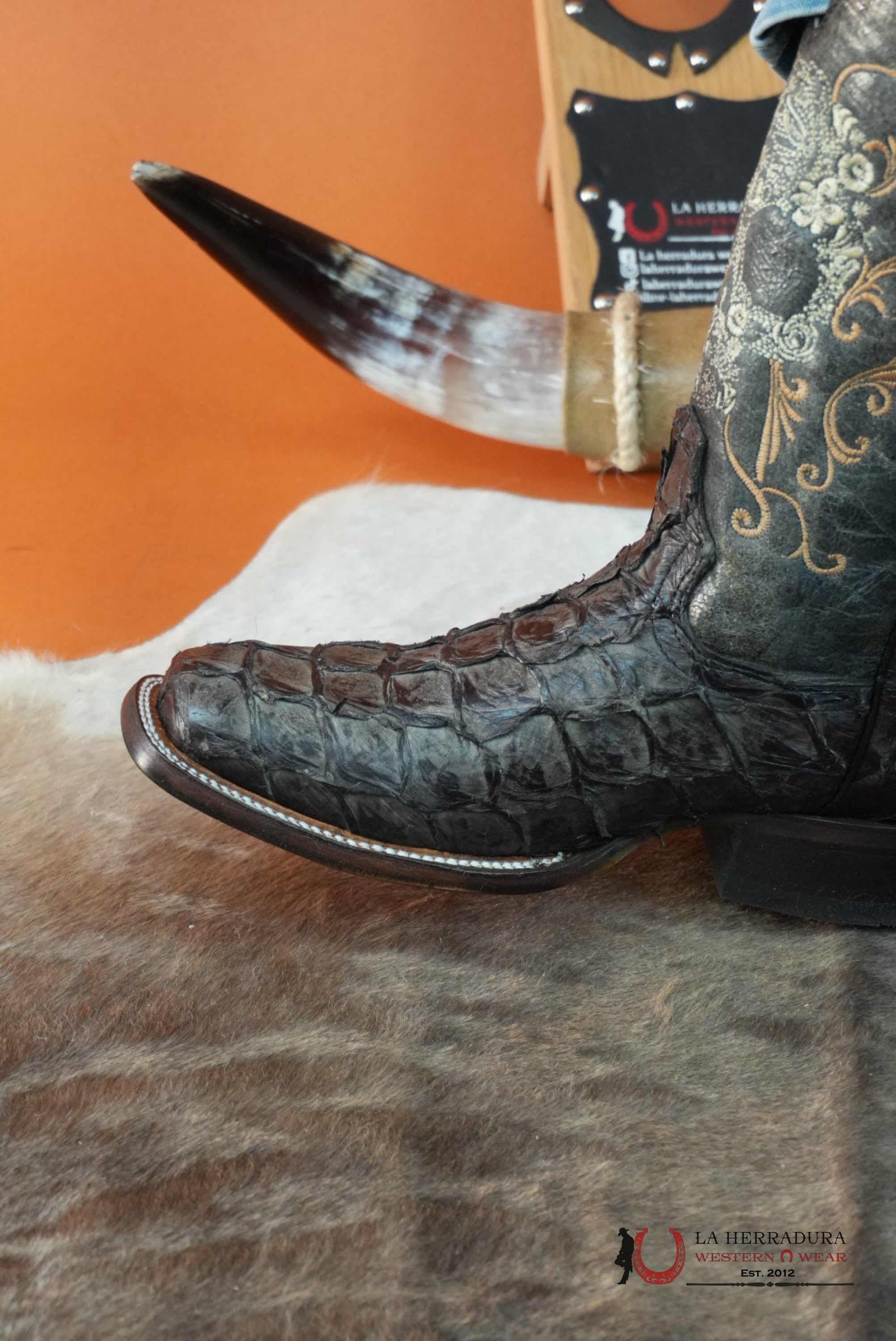 CORRAL WOMEN BLACK FISH PIRARUCU EMBROIDERY SKULL BOTAS MUJERES