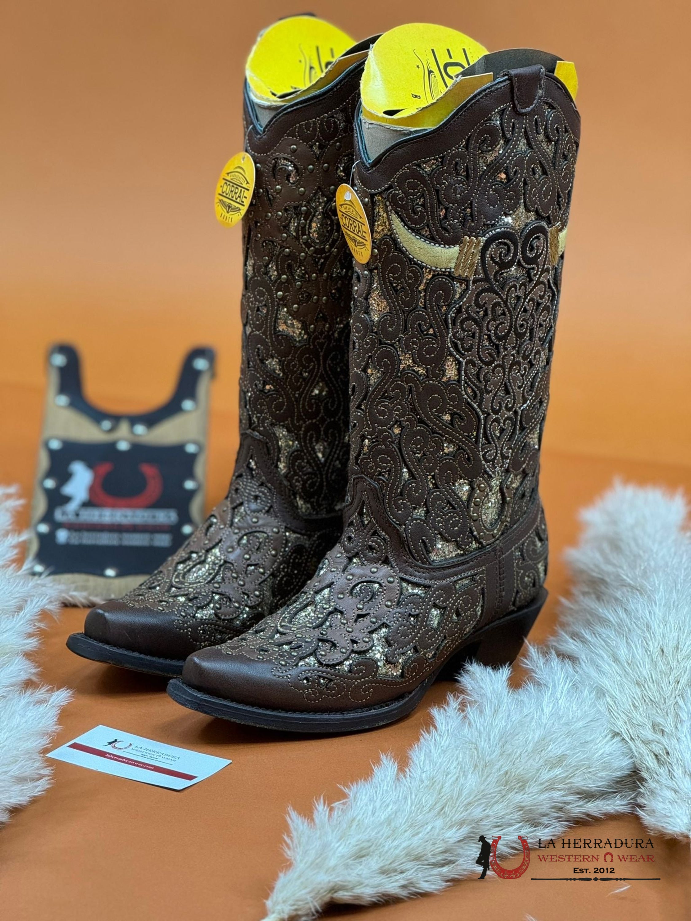 Corral Brown Glitter Inlay Bull Skull Embroidered Point Toe Boot A4407 Botas Mujeres