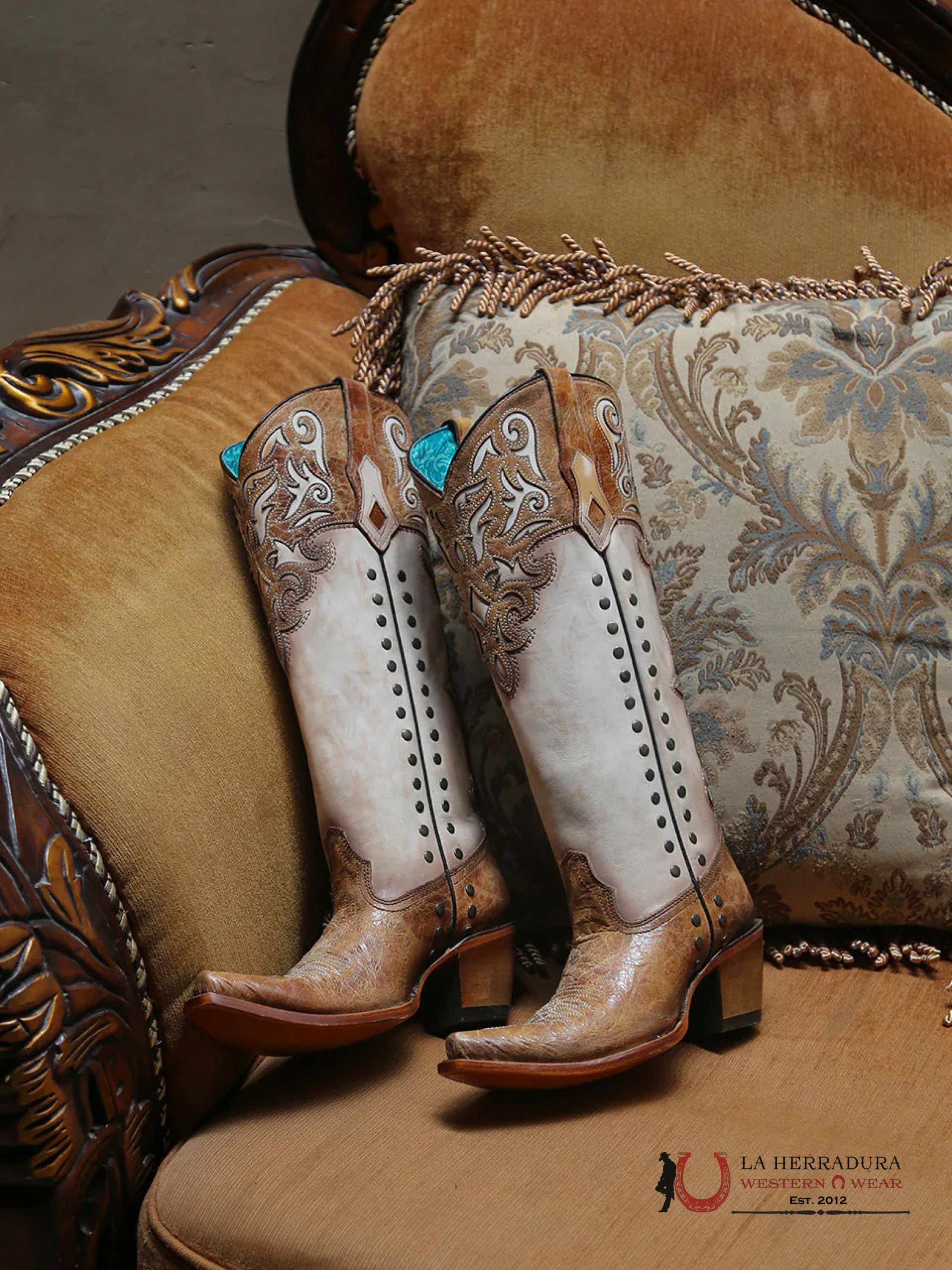 CORRAL TALL BOOT LD HONEY/BONE OVERLAY & EMBROIDERY &STUDS POINT TOE C4218 BOTAS MUJERES