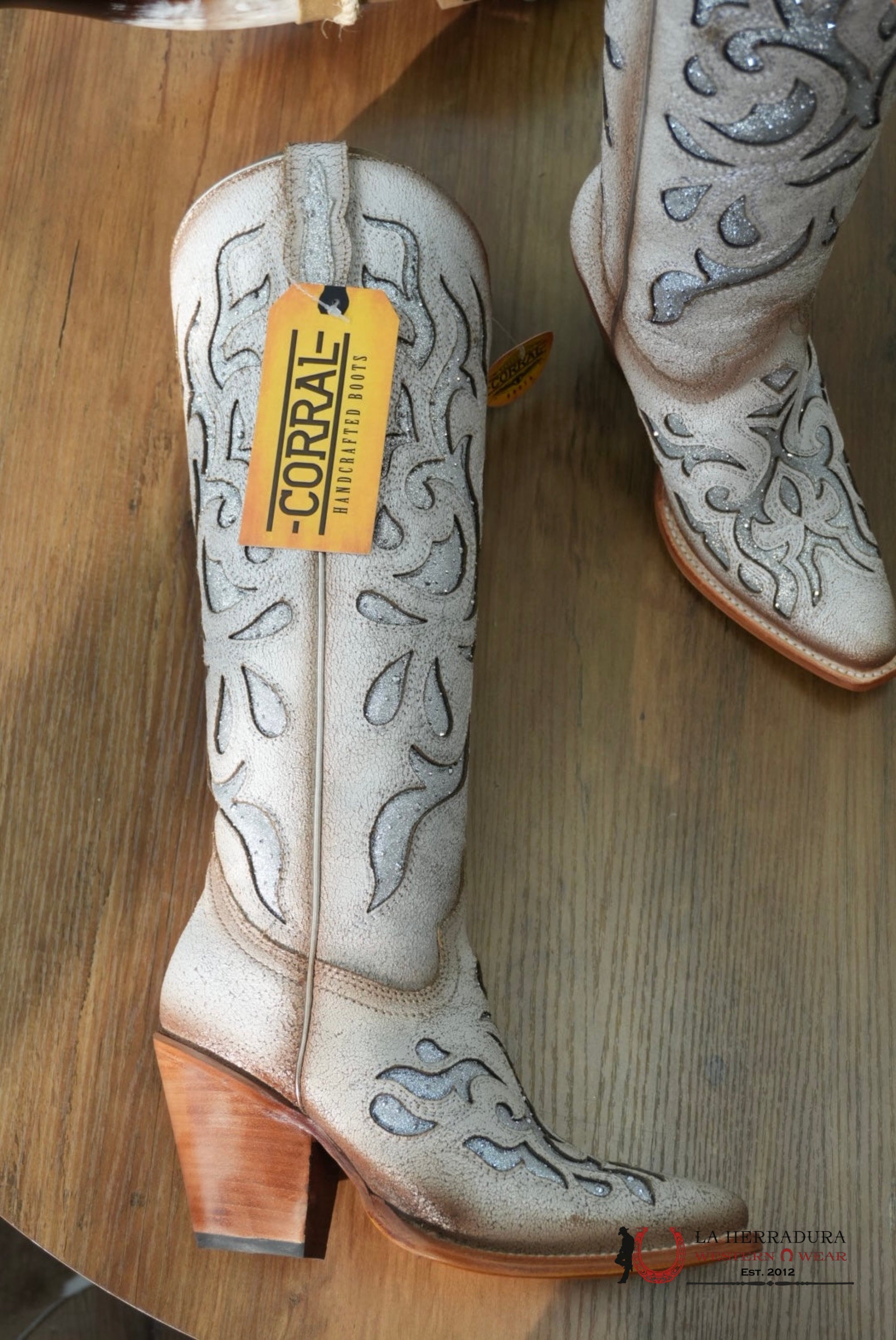 WOMENS CORRAL TALL BOOT WHITE EMB. GILTTER/CRYSTAL INLAY POINTED TOE BOTAS MUJERES