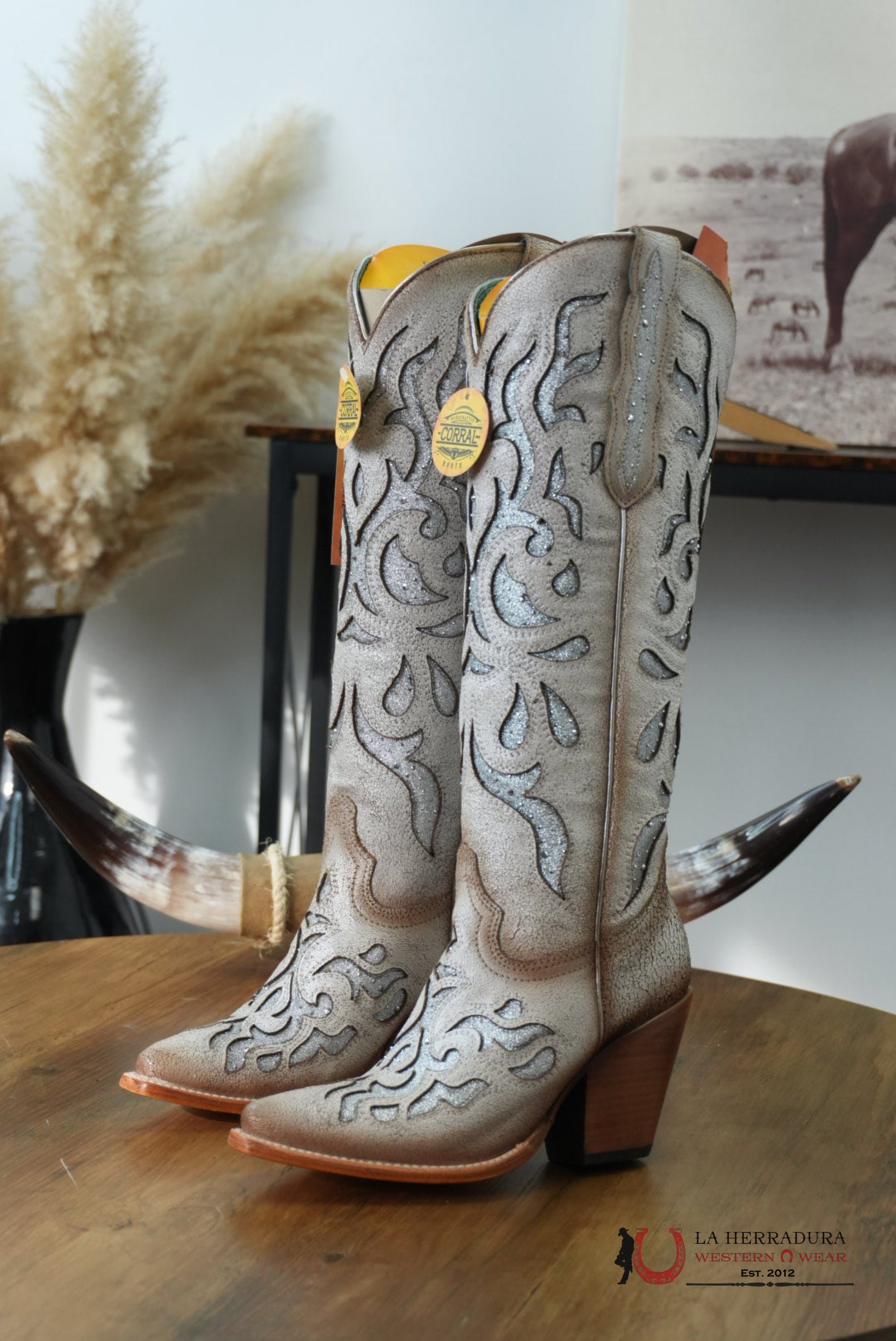 WOMENS CORRAL TALL BOOT WHITE EMB. GILTTER/CRYSTAL INLAY POINTED TOE BOTAS MUJERES