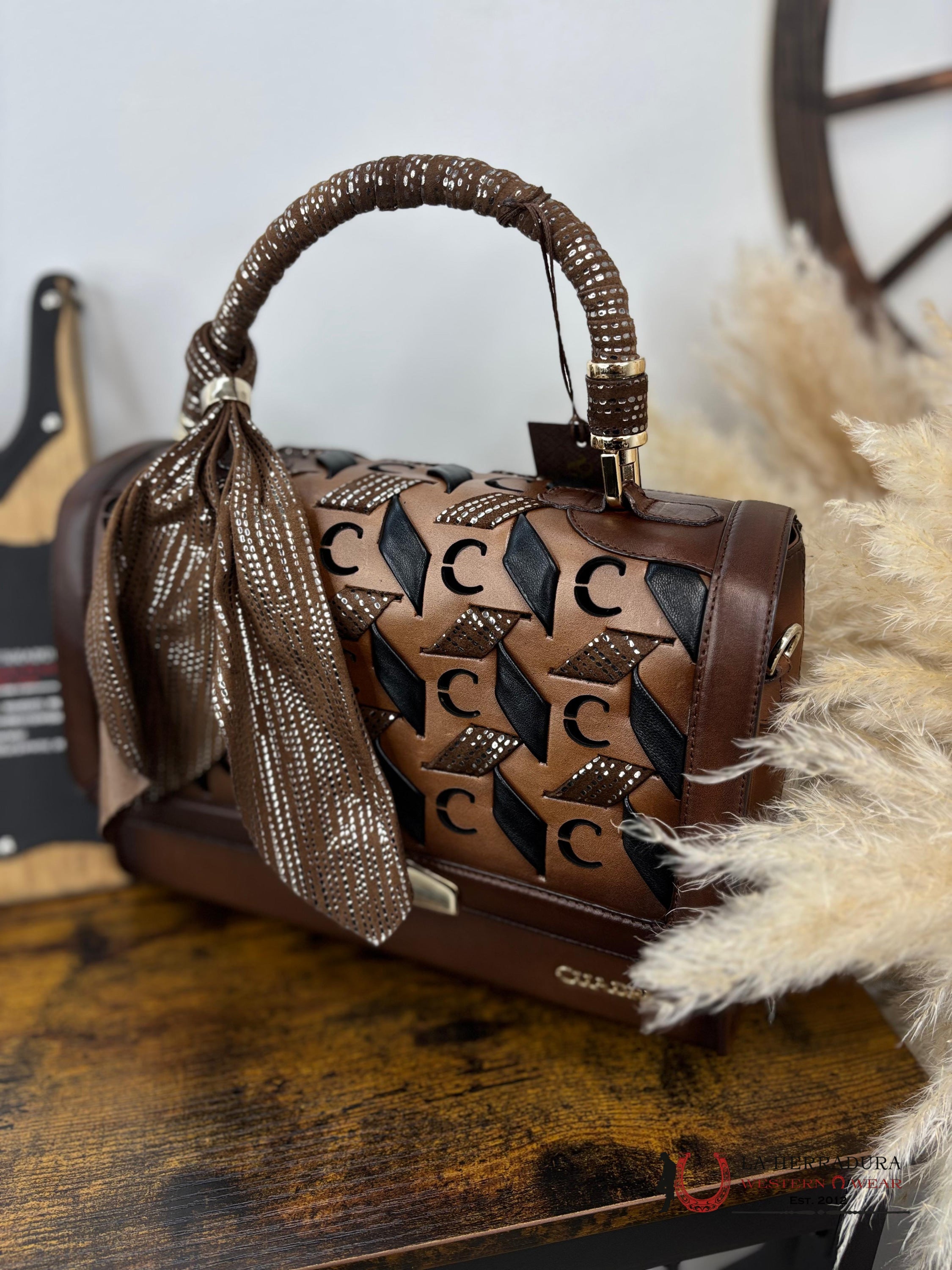 Cuadra Honey Leather Handbag Ropa Mujeres