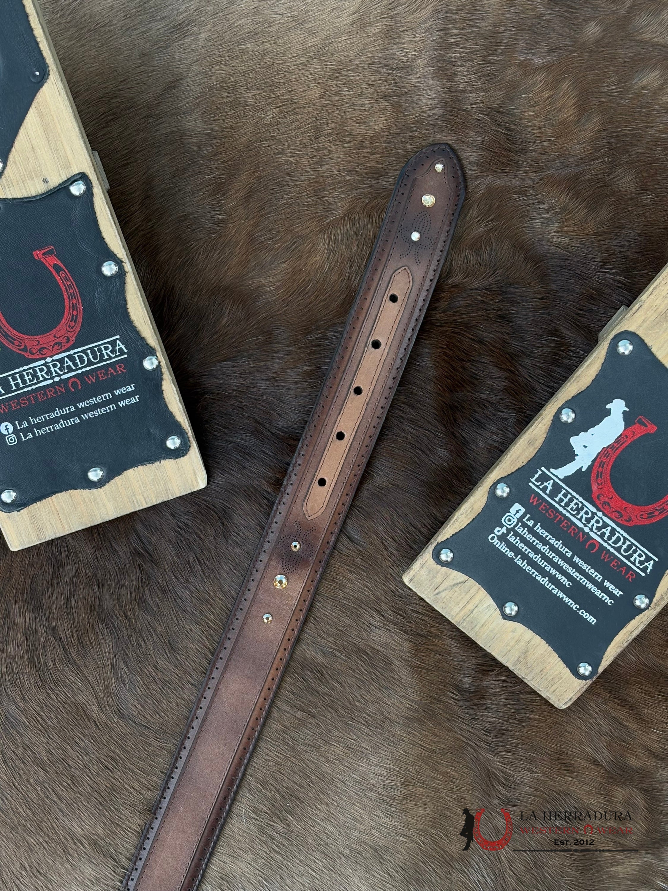 Cuadra Belt Res Sillero Over Castaño Cinturones Mujeres