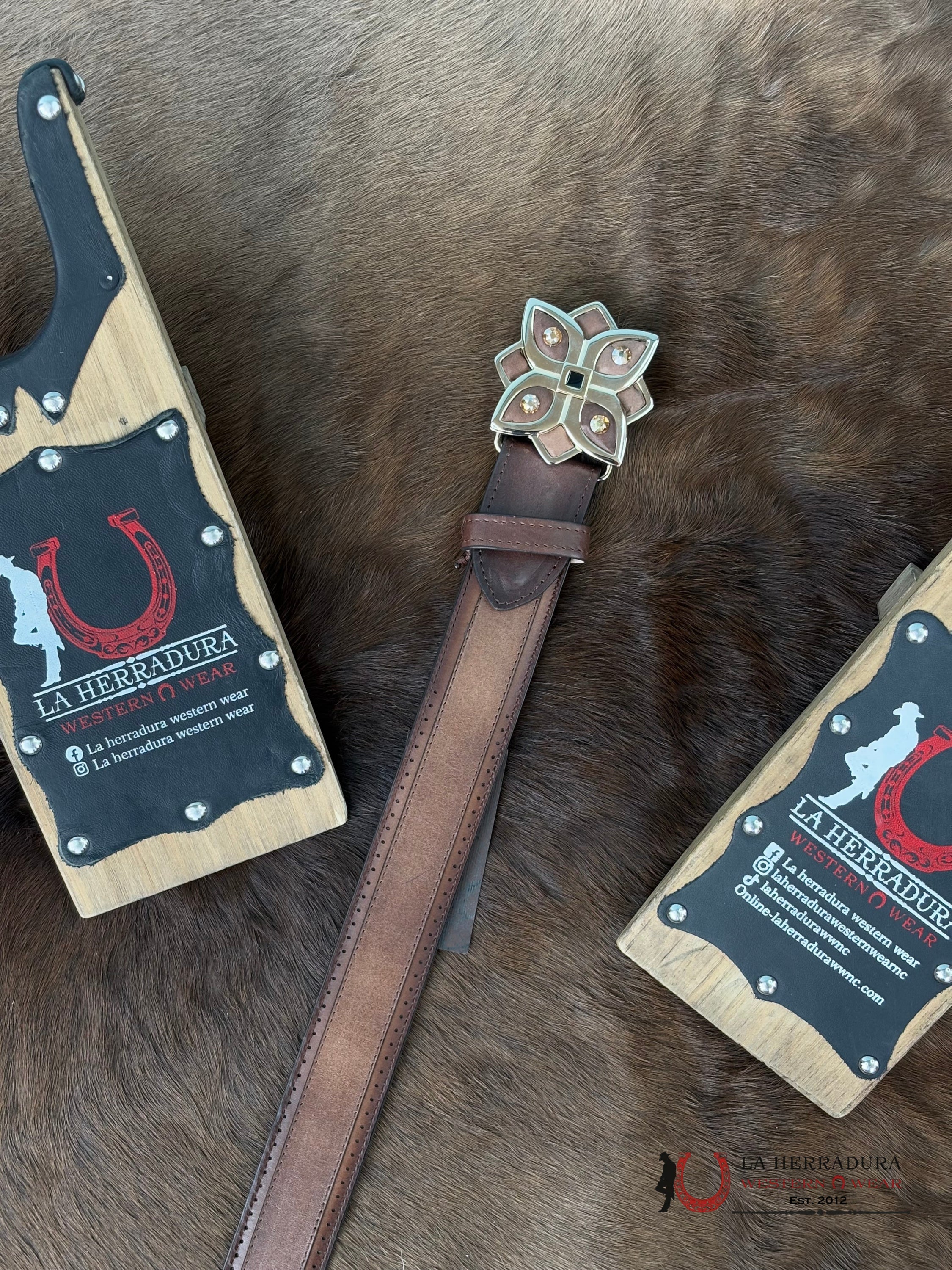 Cuadra Belt Res Sillero Over Castaño Cinturones Mujeres