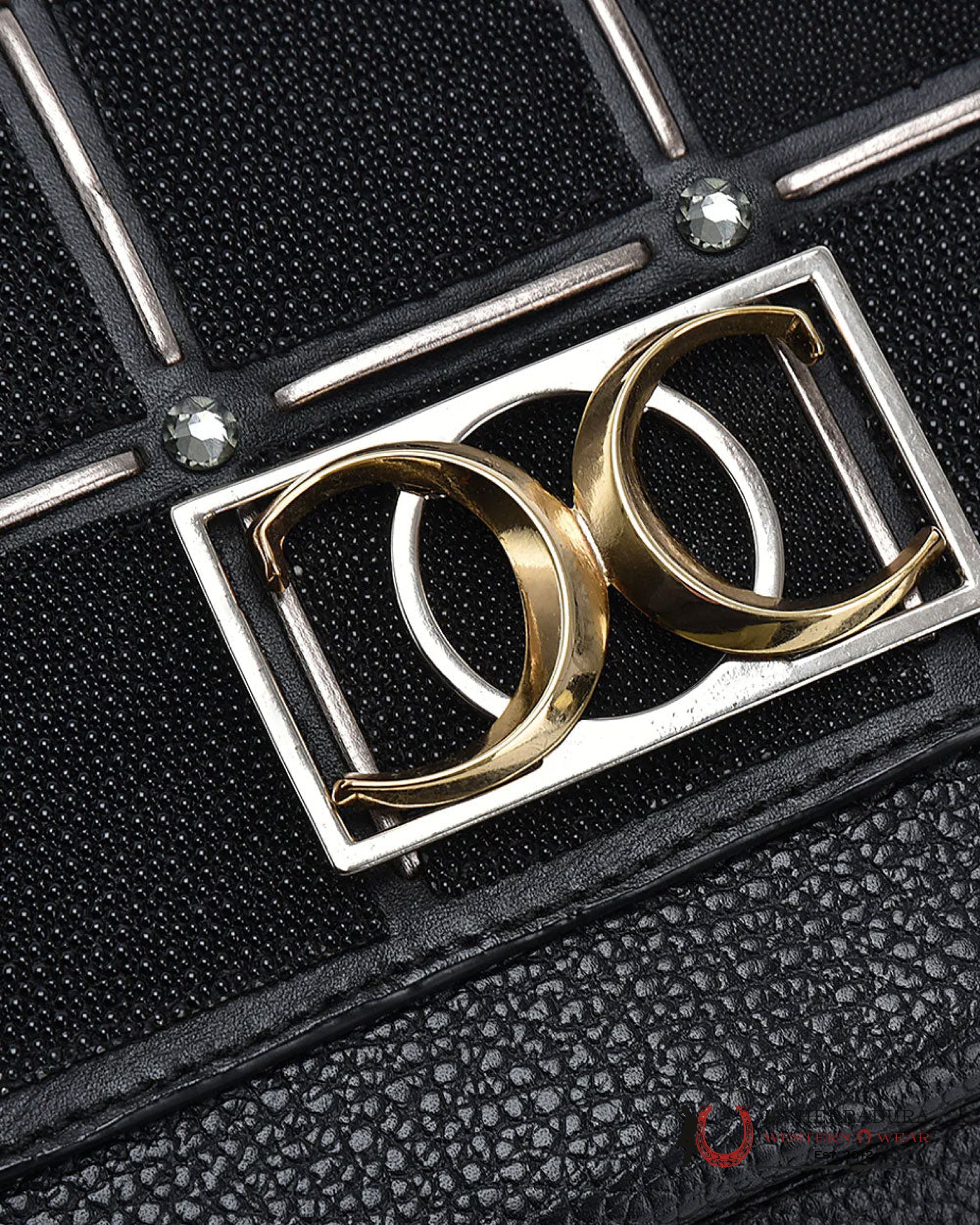 Cuadra Black Mantarraya Square Bag Ropa Mujeres