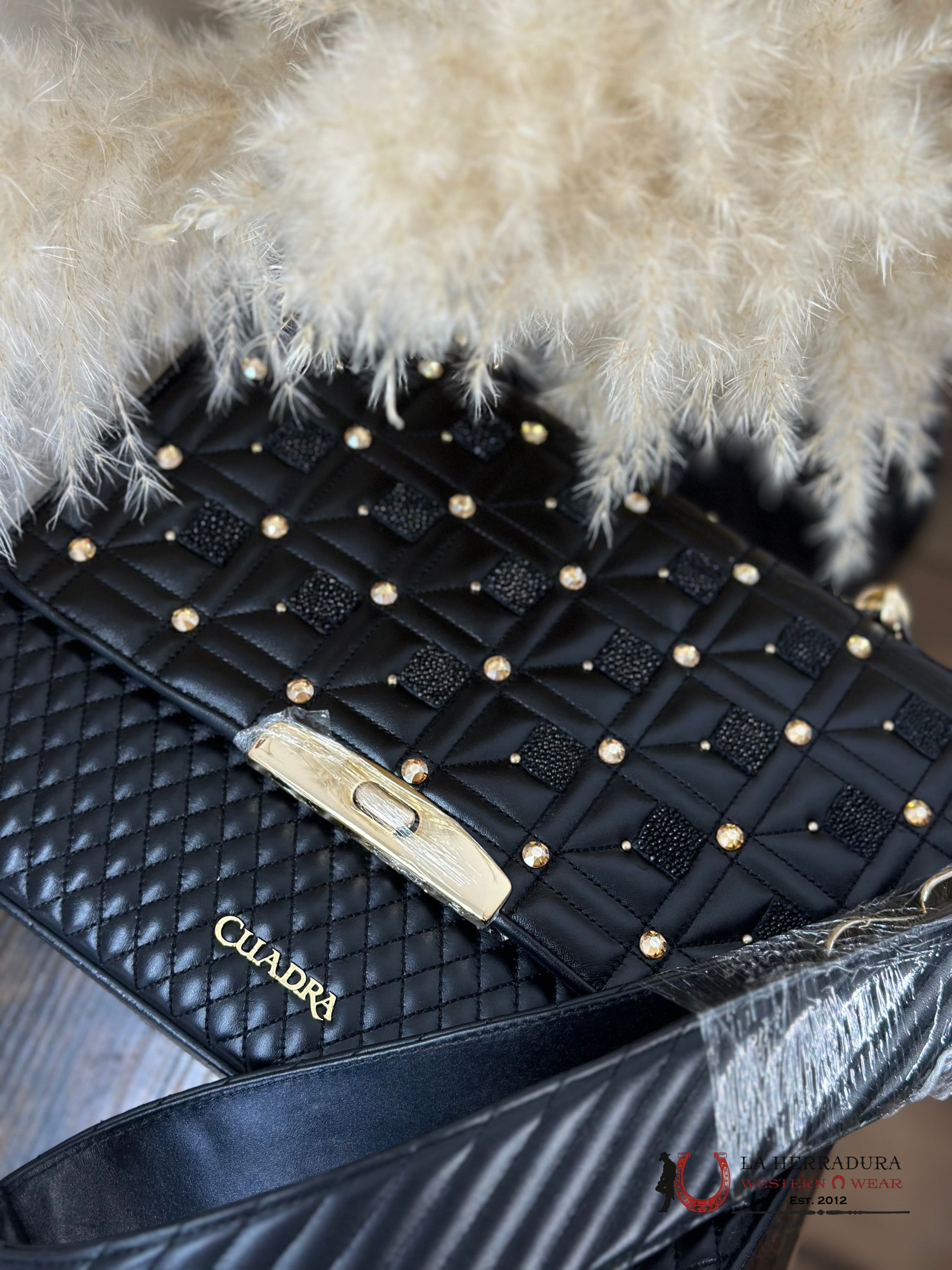 Cuadra Black Stingray Embroidery Handbag Ropa Mujeres