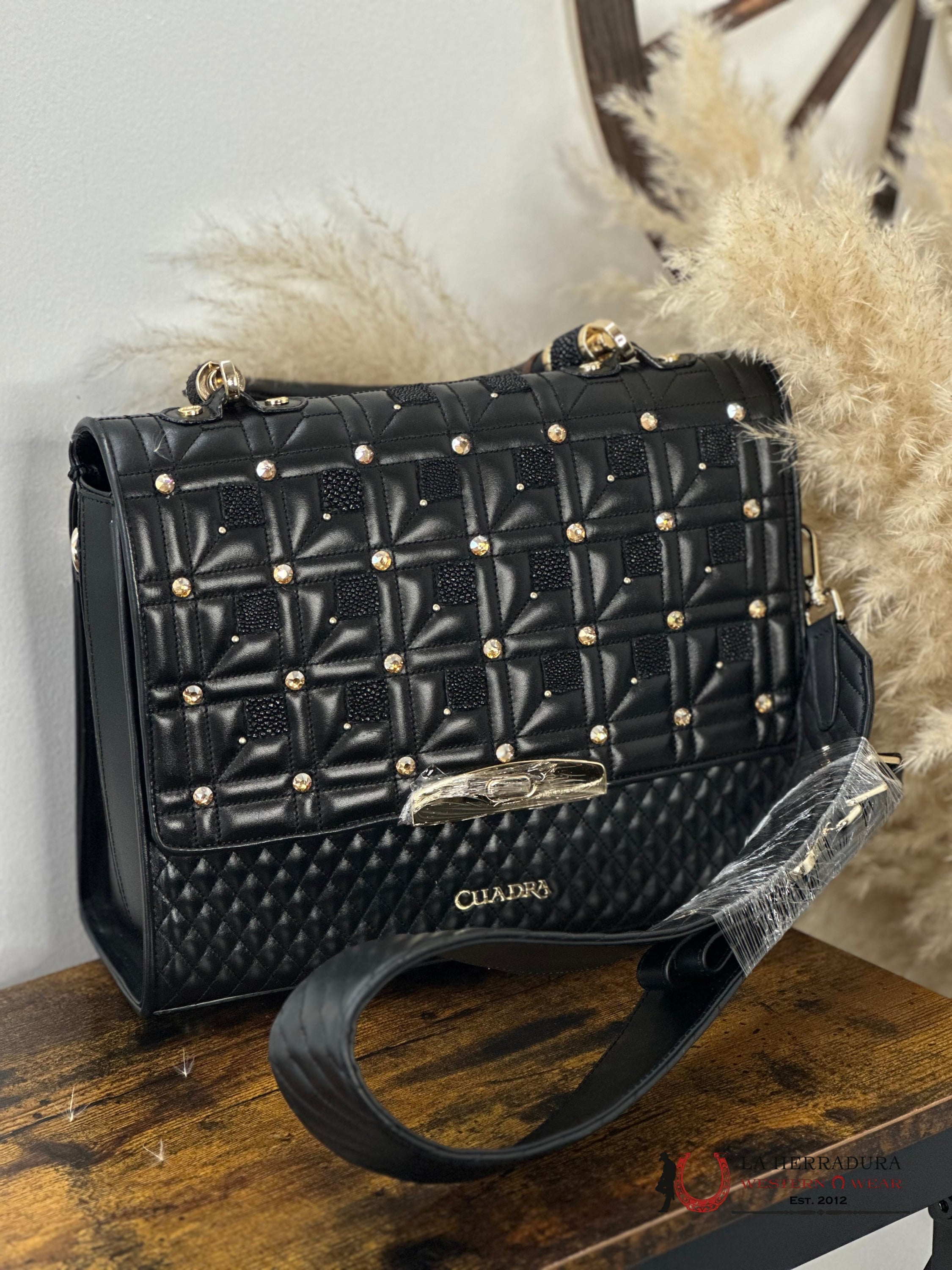 Cuadra Black Stingray Embroidery Handbag Ropa Mujeres