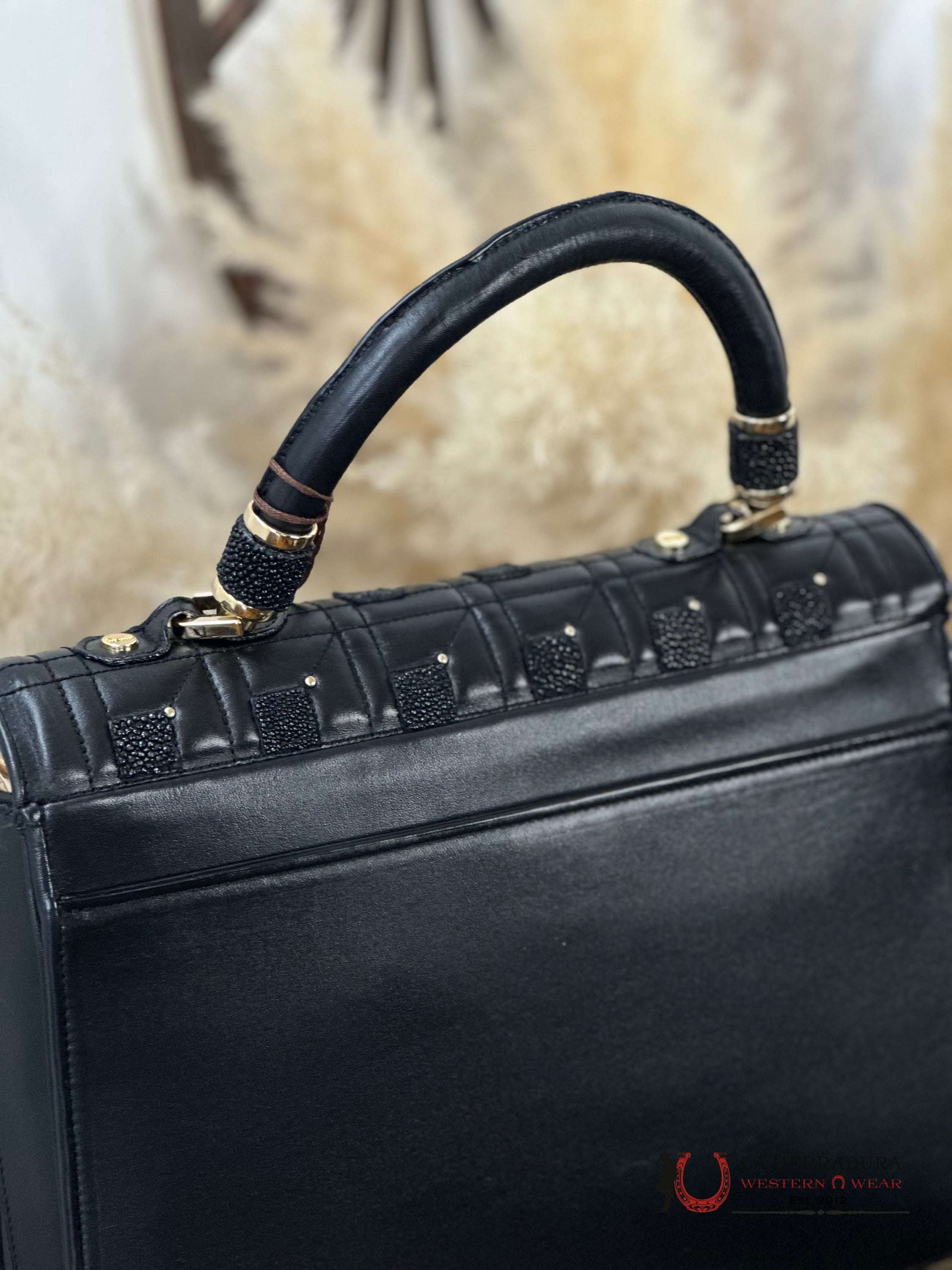CUADRA BLACK STINGRAY EMBROIDERY HANDBAG DU407