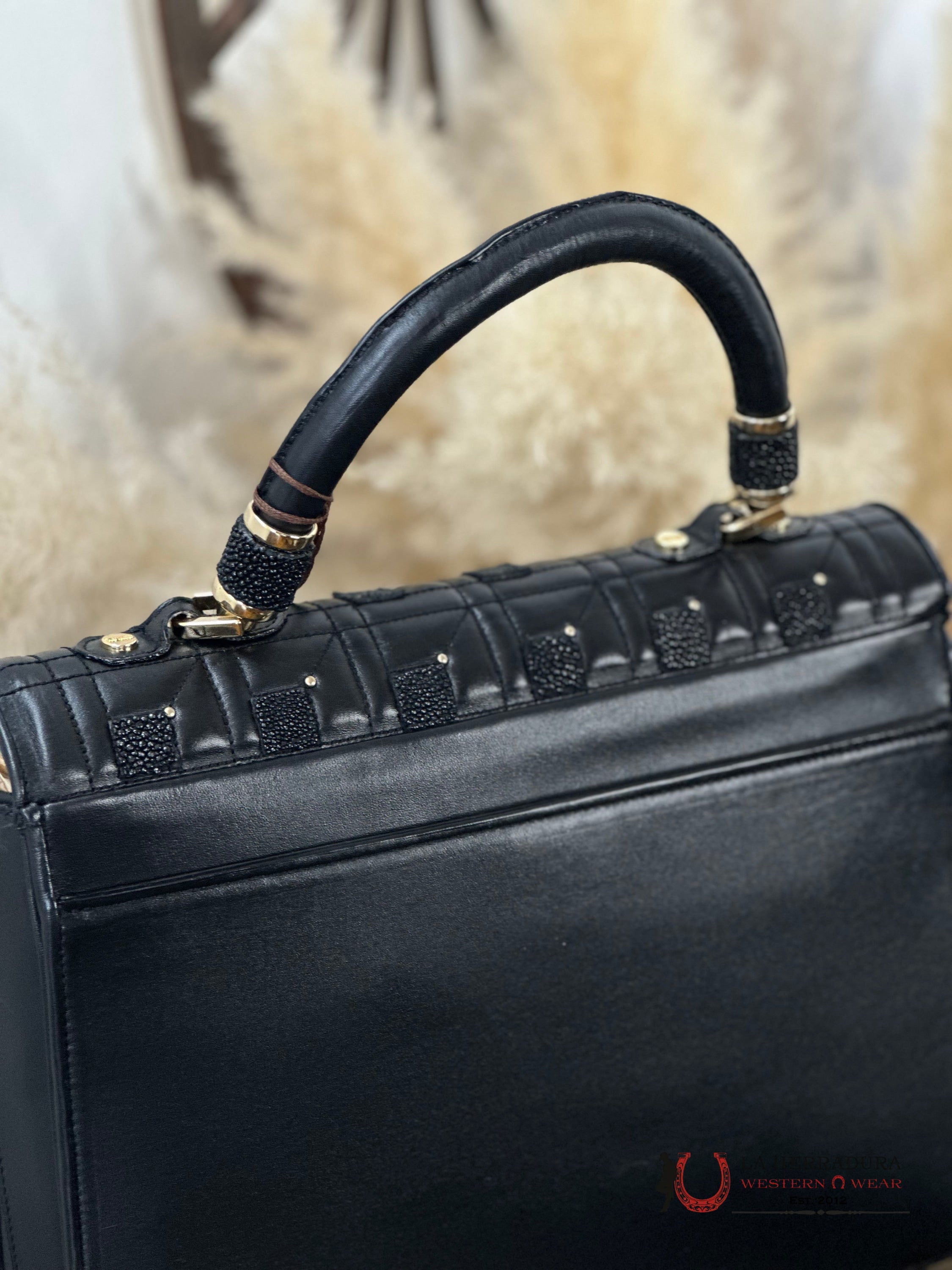 Cuadra Black Stingray Embroidery Handbag Ropa Mujeres