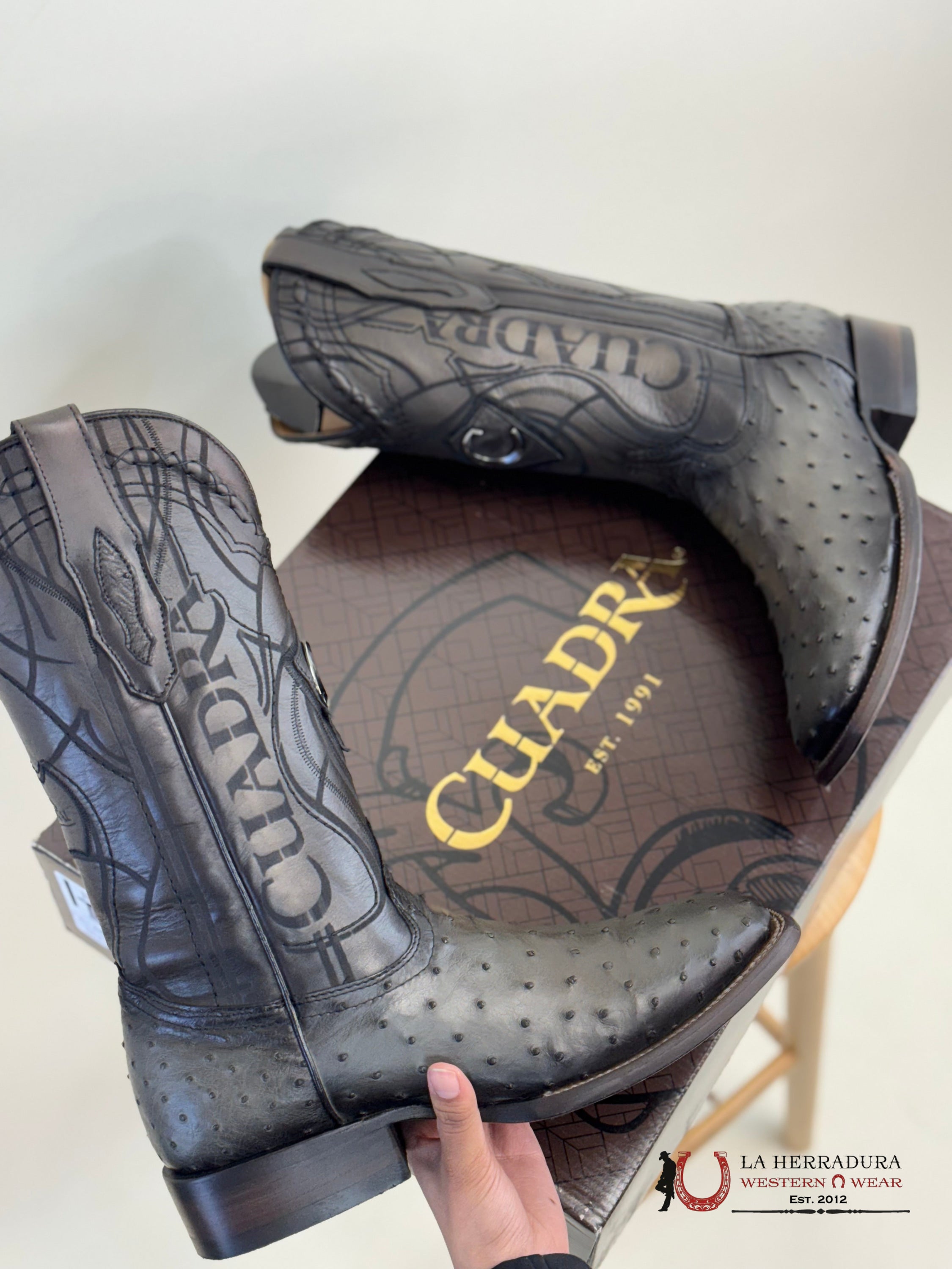 Cuadra Boots Ostrich Grey Laser & Embroidery Square Toe Botas Hombres