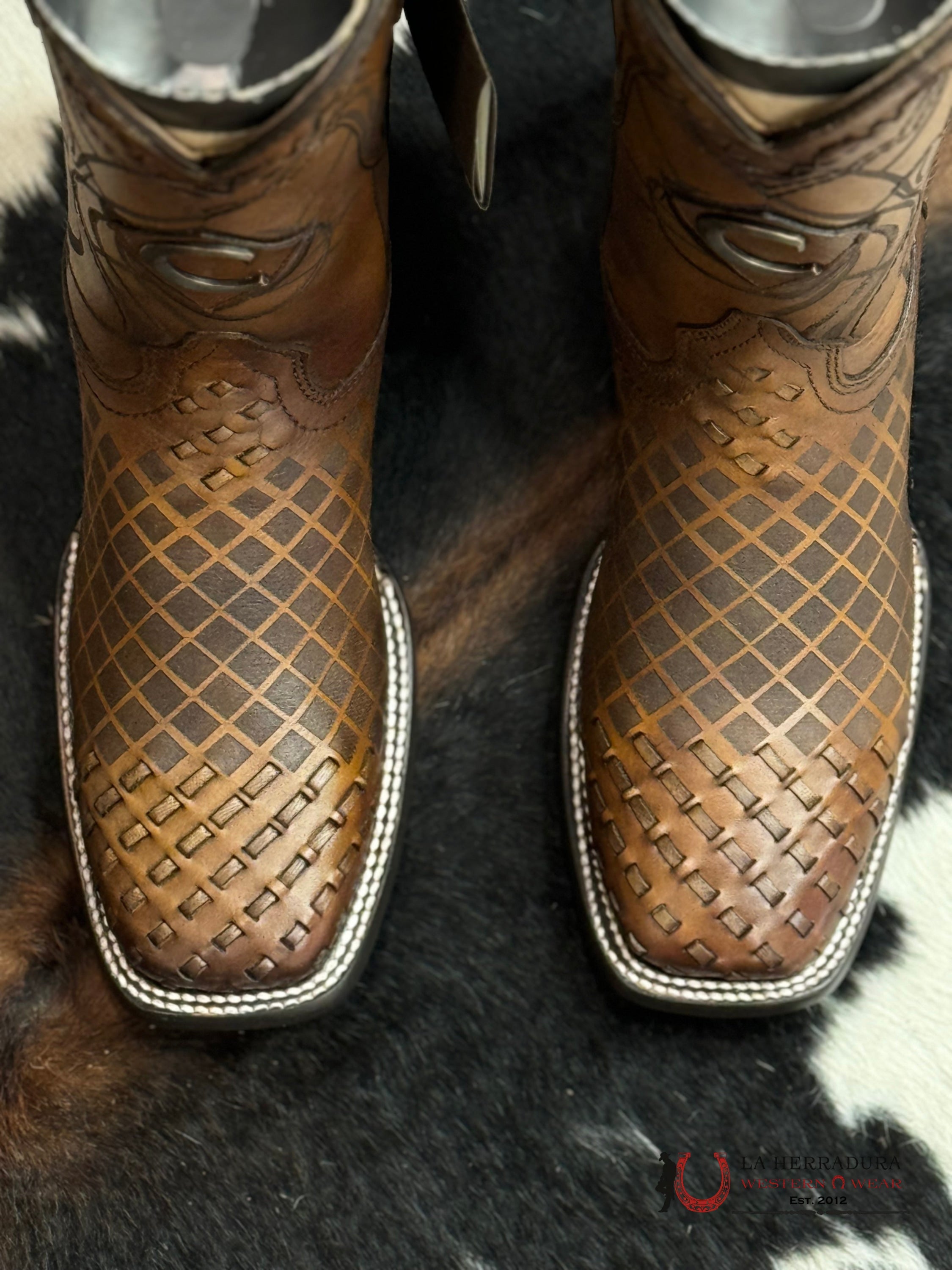 Cuadra Boots Sillero Over Honey Laser & Embroidery Woven Square Toe Botas Hombres