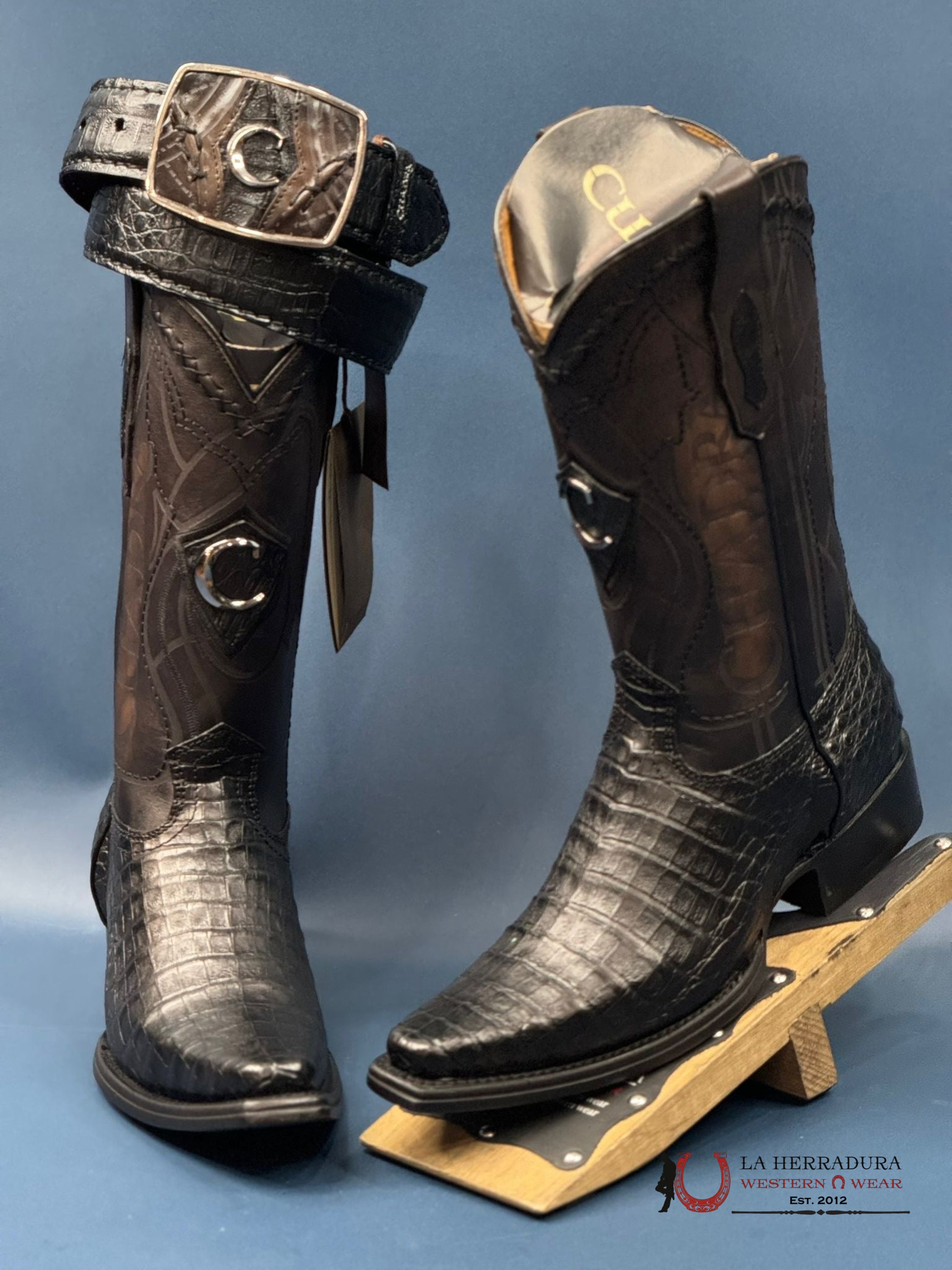 Cuadra Boot Fuscus Caiman Belly Pl Negro Laser & Embroidery Narrow Square Toe Botas Hombres