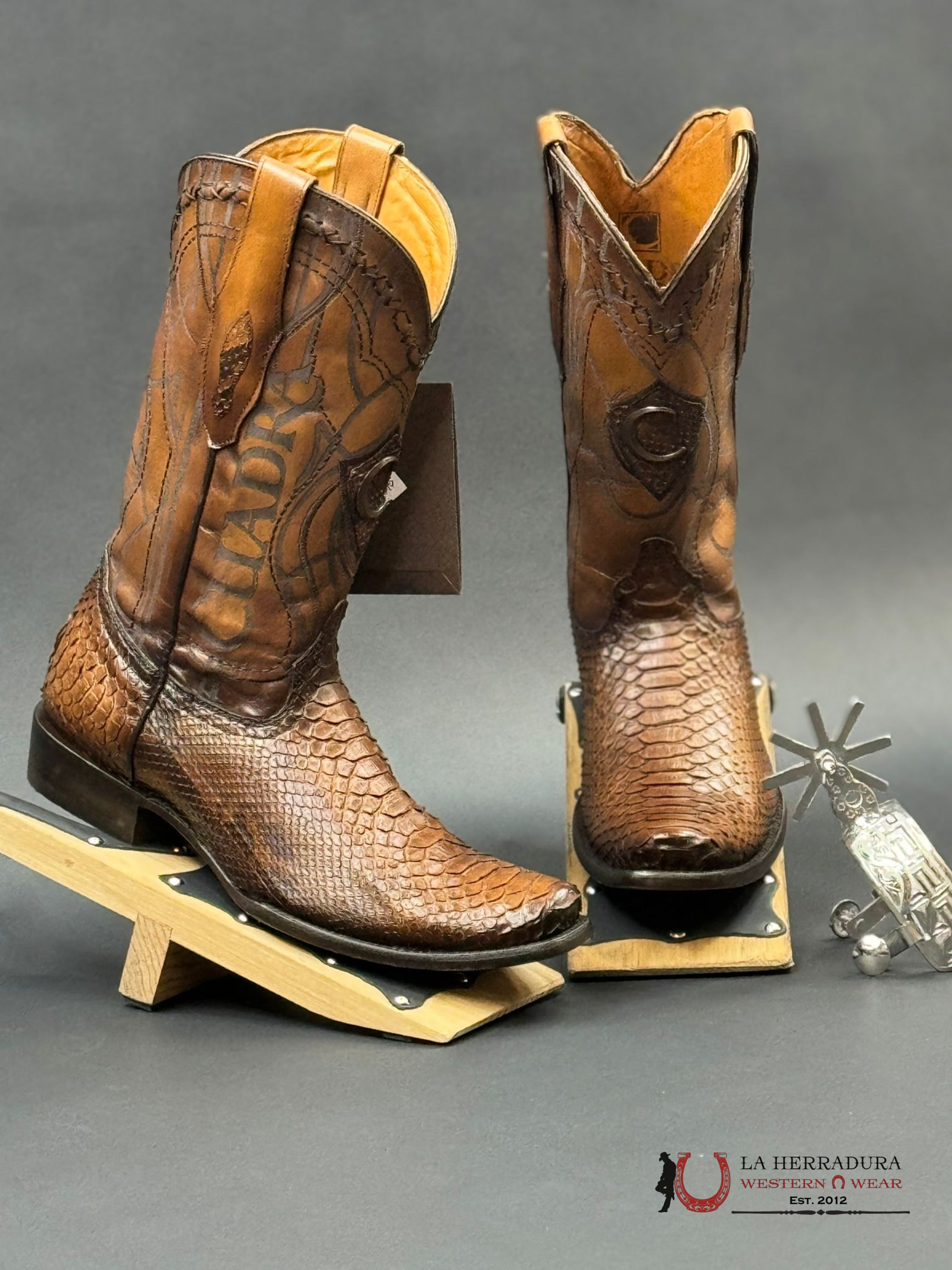 Cuadra Boots Python Cafe Semi Square Toe Botas Hombres