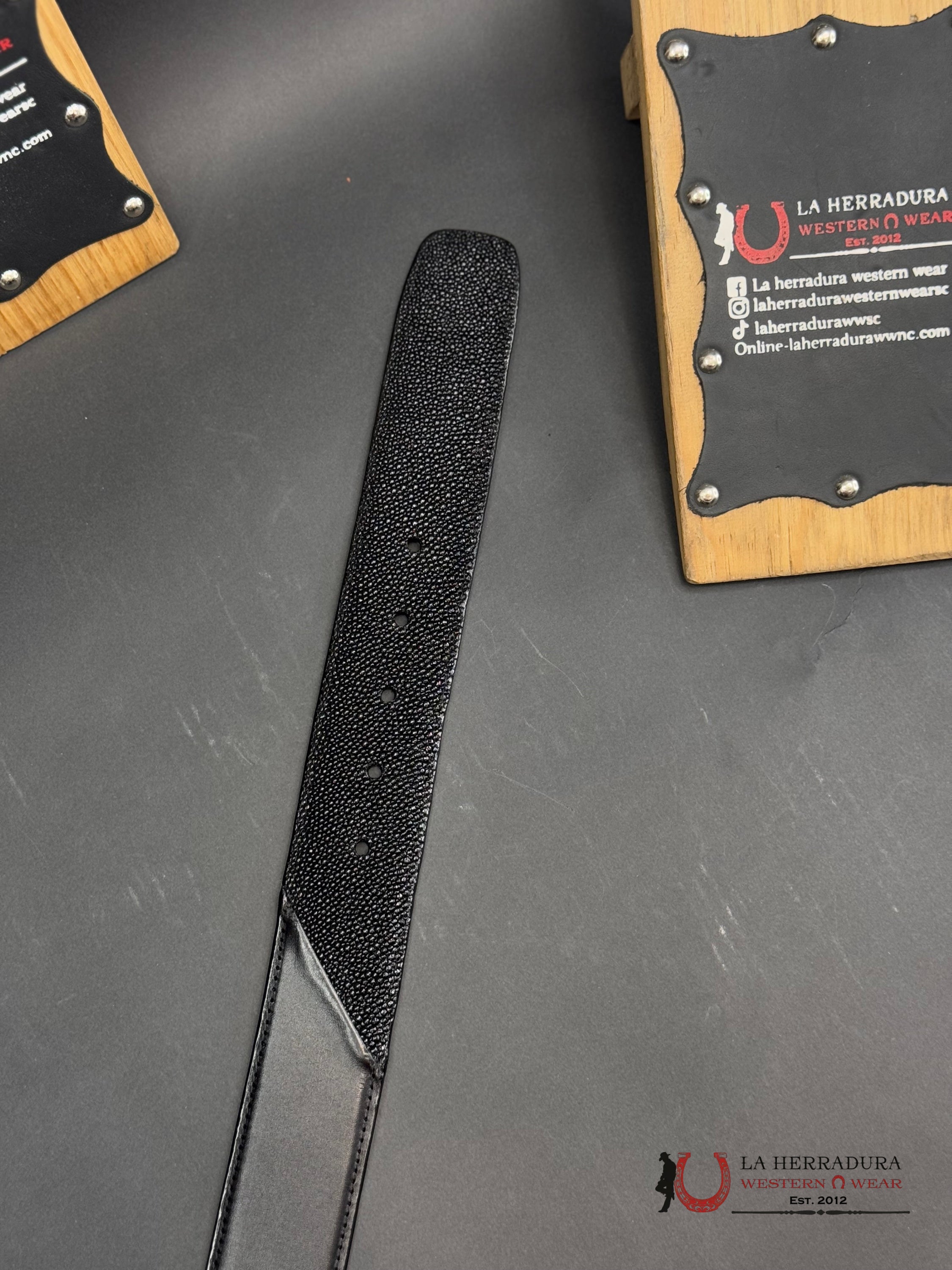 Cuadra Mantarraya Negro Belt Bc315 Cinturones Hombres