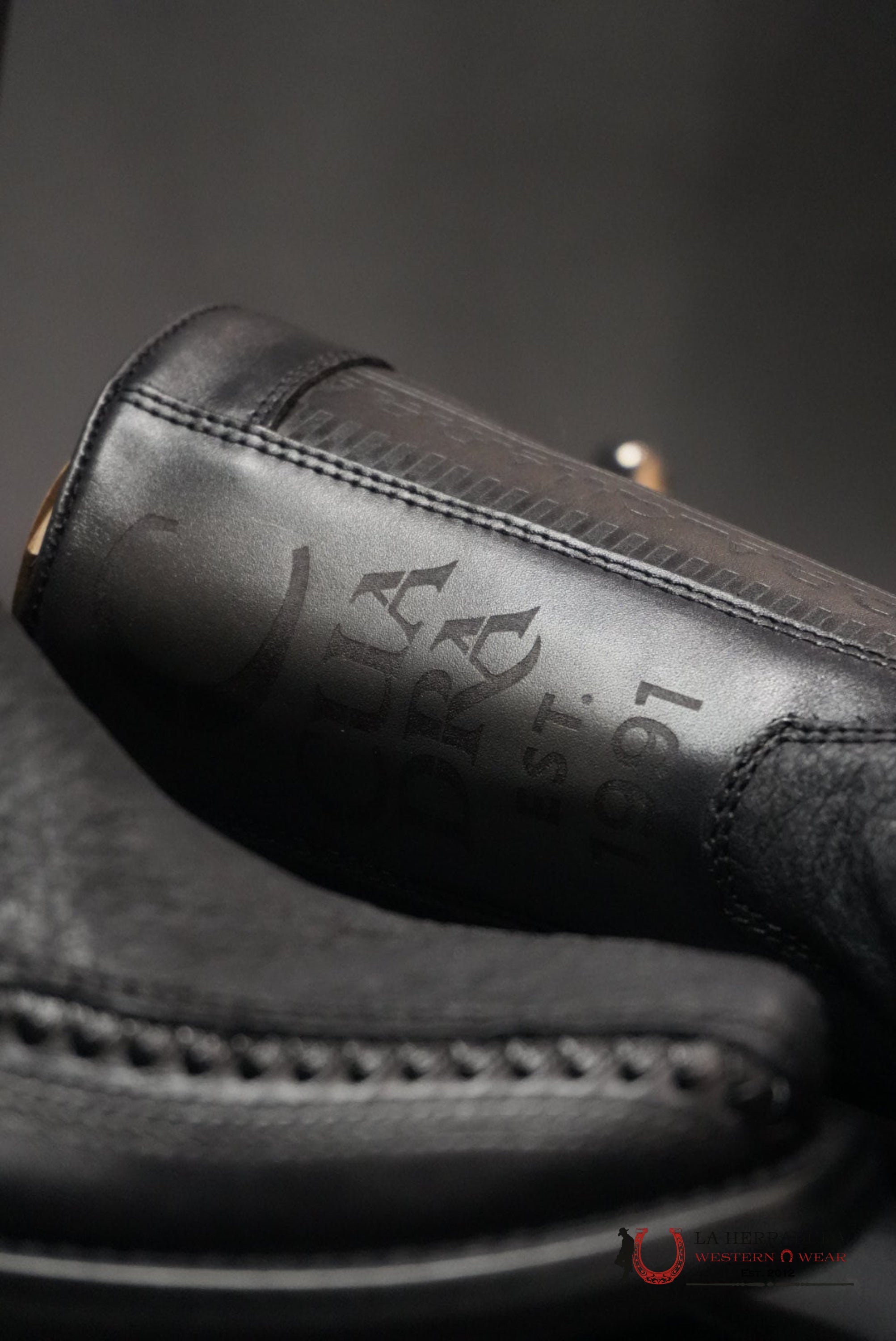 CUADRA SHORT BOOT ELEFANTE DUSTY BLACK LASER & WOVEN NARROW SQUARE TOE BOTAS HOMBRES