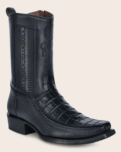 BOTA CORTA CUADRA CU805 PIEL DE COCODRILO EN NEGRO Y COLA CON GRABADO LÁSER Y TEJIDO PUNTA CUADRADA ESTRECHA CU805