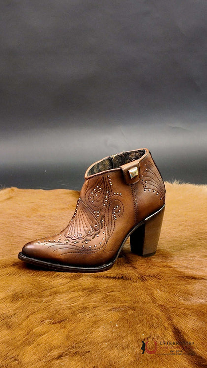BOTA CORTA DE PIEL PARA MUJER CUADRA MARIA MARRÓN PUNTA VAQUERA