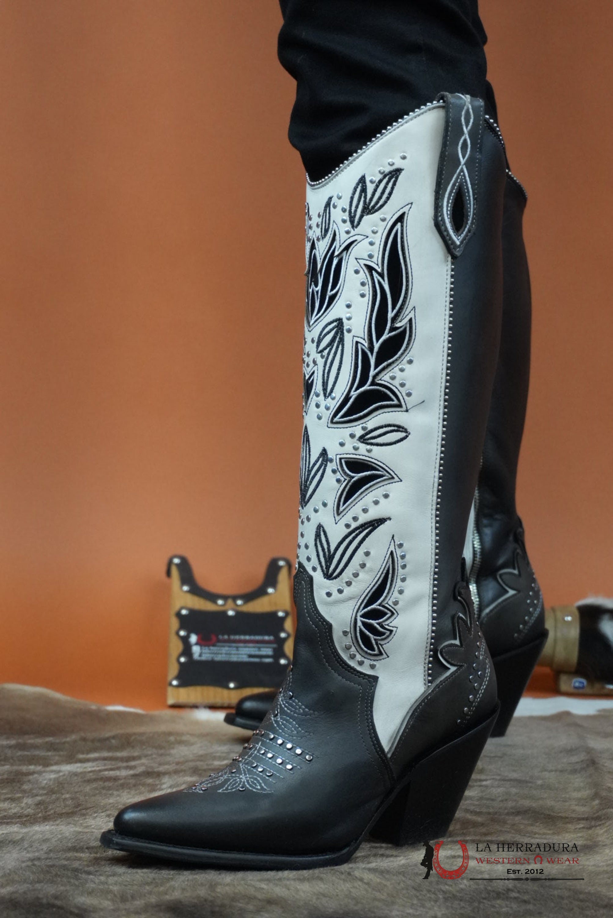 CUADRA WOMENS RES CRUST TOKIO GREY EMBROIDERY & CUT OUT STUDS SNIP TOE TALL BOOT BOTAS MUJERES