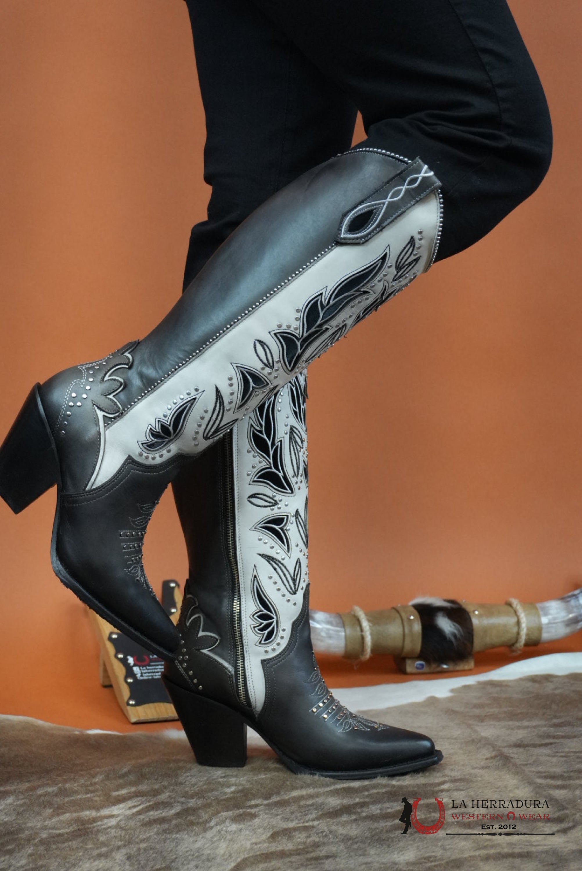 CUADRA WOMENS RES CRUST TOKIO GREY EMBROIDERY & CUT OUT STUDS SNIP TOE TALL BOOT BOTAS MUJERES