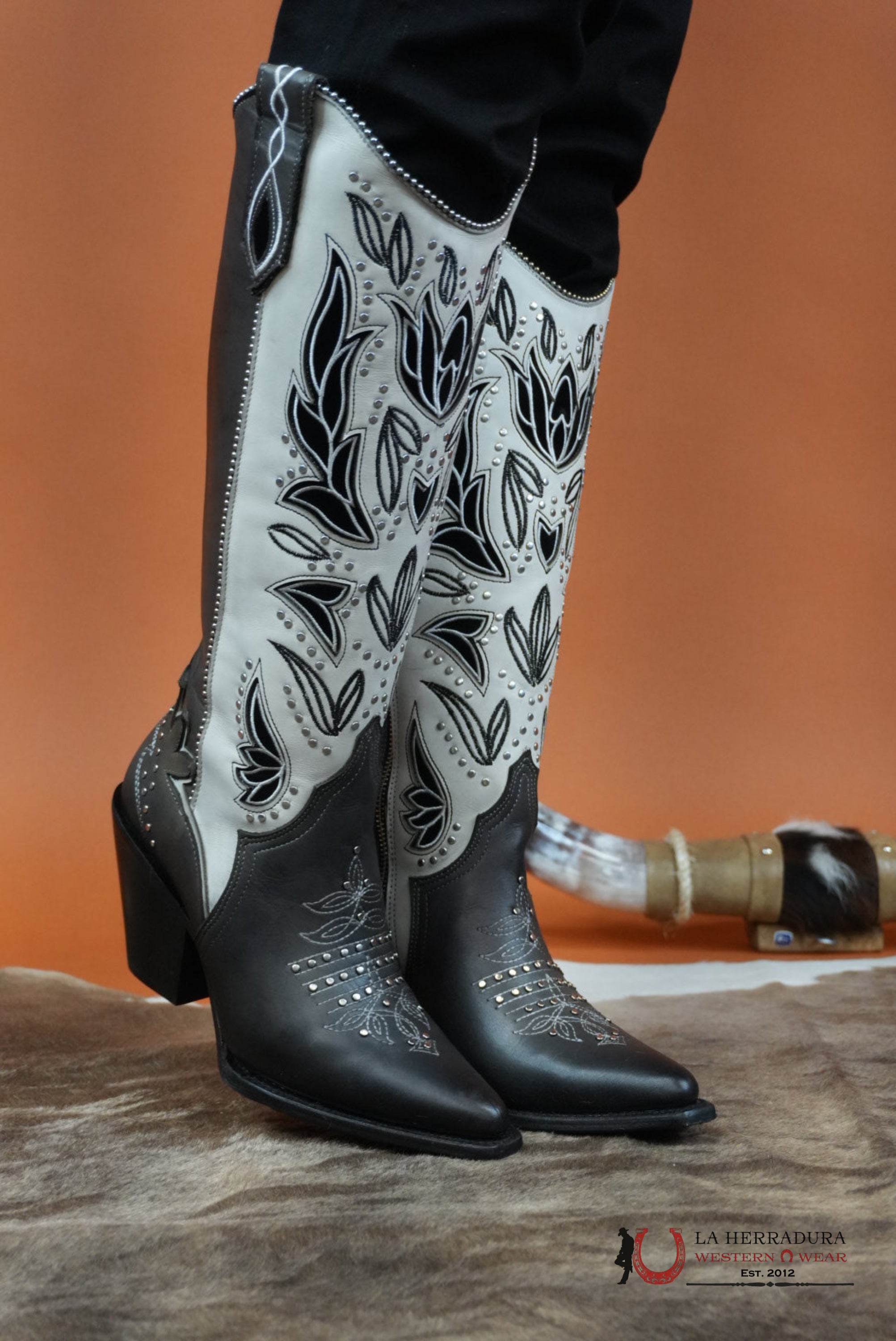 CUADRA WOMENS RES CRUST TOKIO GREY EMBROIDERY & CUT OUT STUDS SNIP TOE TALL BOOT BOTAS MUJERES