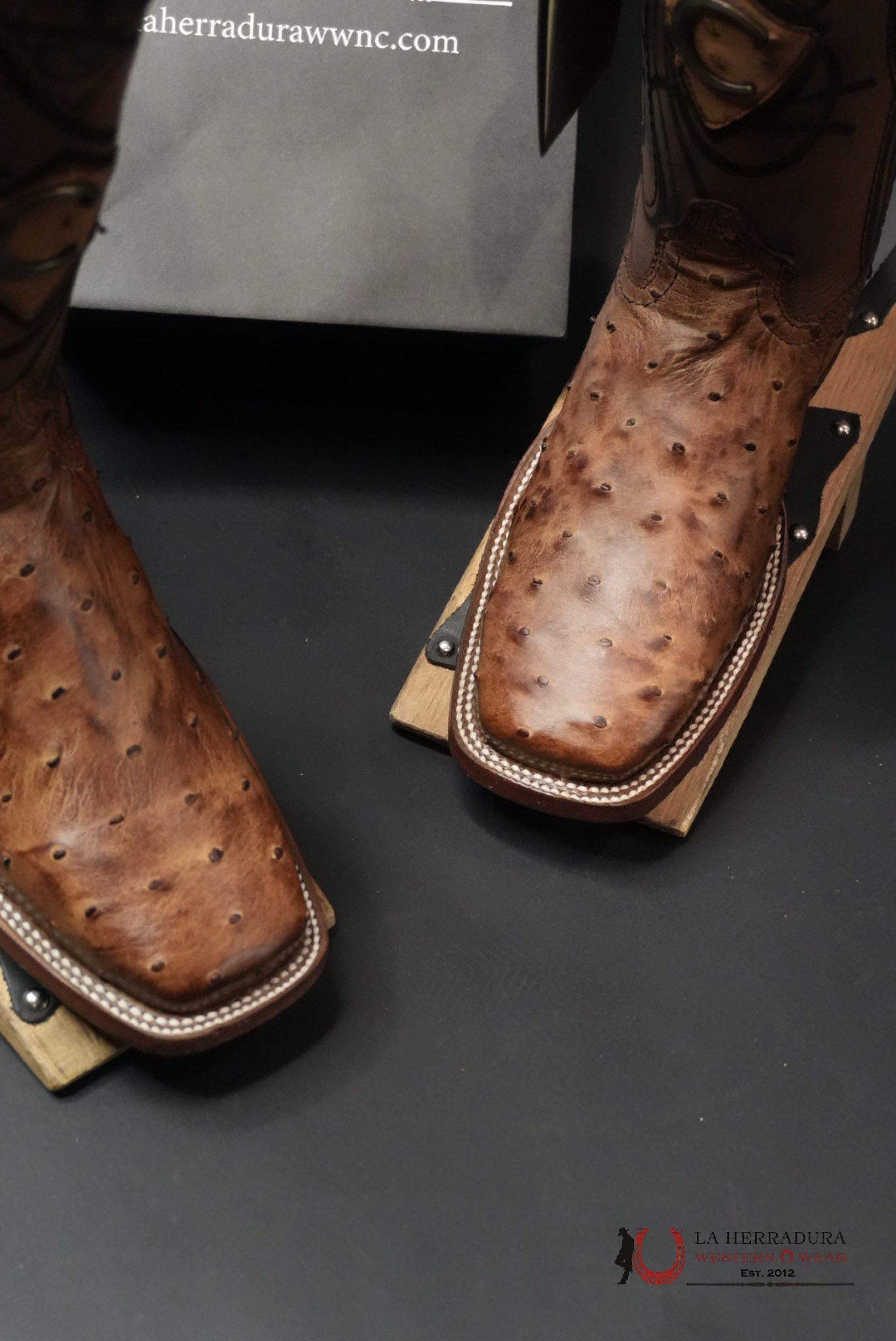 CUDRA OSTRICH LUGANO BROWN EMBROIDERY LASER WOVEN SQUARE TOE BOOT BOTAS HOMBRES