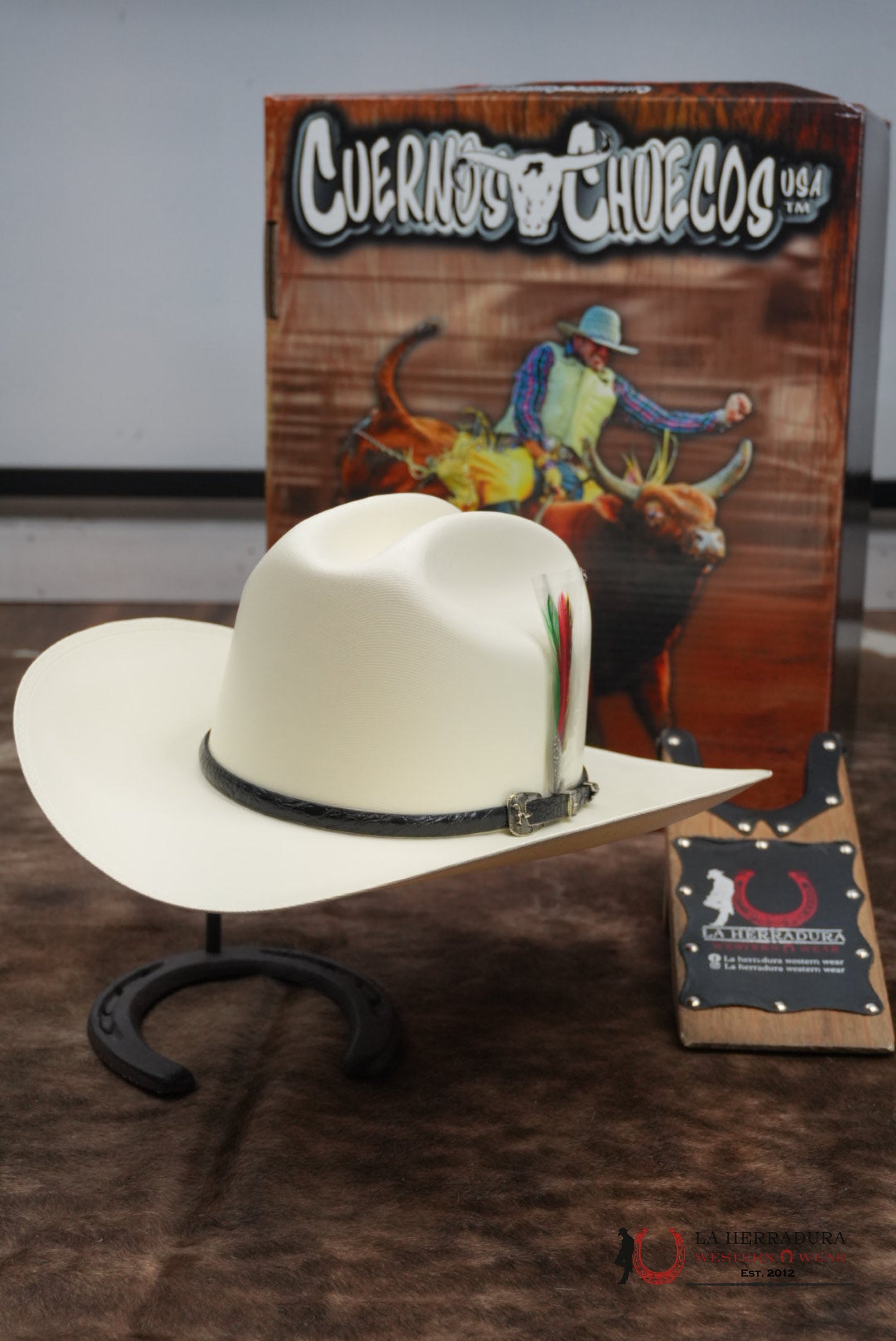 CUERNOS CHUECOS 5000X LIMITED EDITION SAN JUDAS RANCHERA ATEJANADA COPA CHICA TEJANA