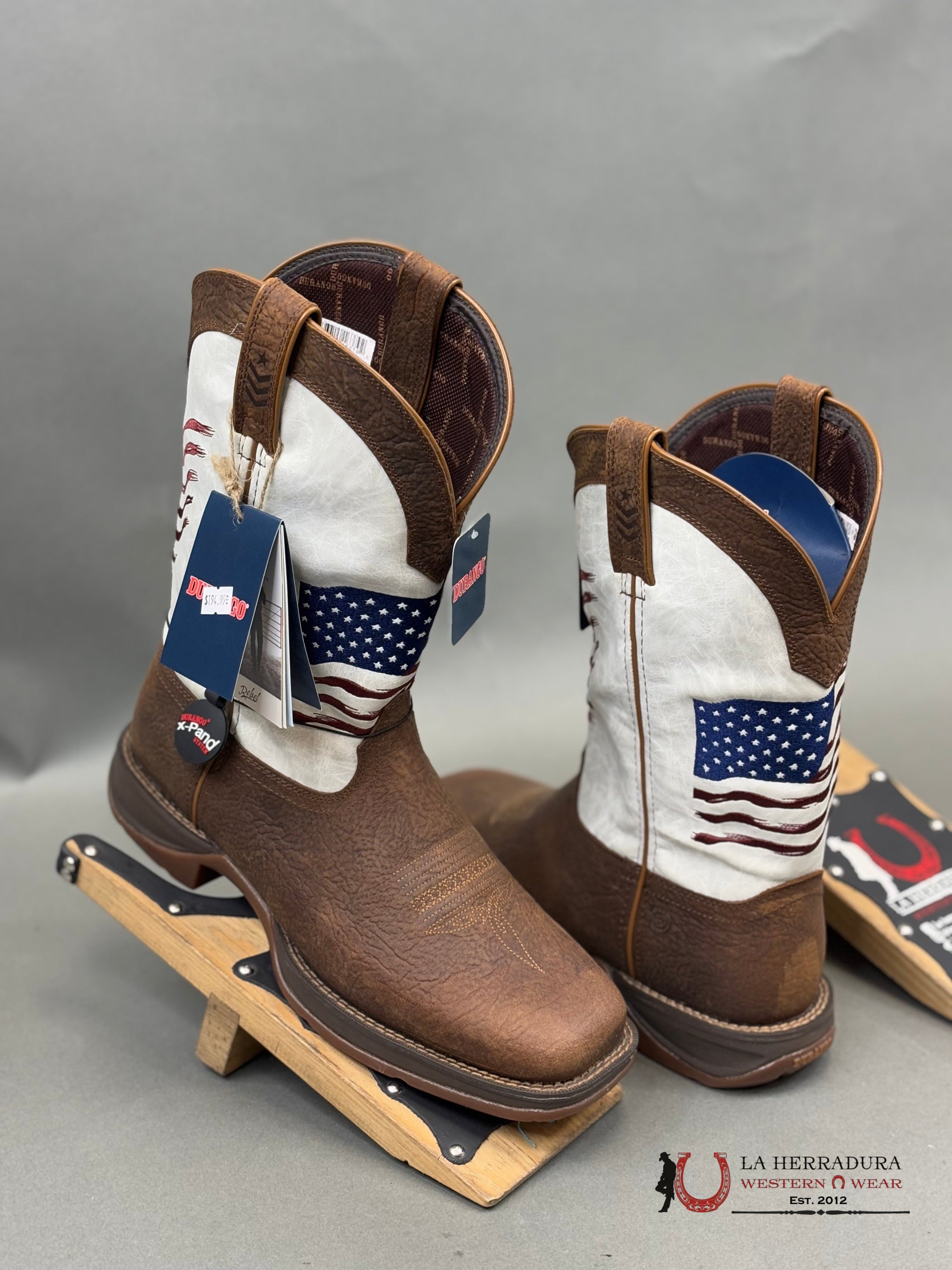 COLONISTA × DUCKROW DEPART DURANGO MENS WORK BOOT REBEL BROWN WHITE AMERICAN FLAG TUBE