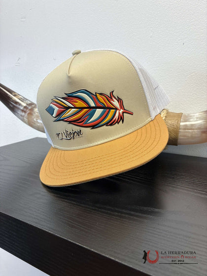 EL VIEJON LOGO WHITE 02 pluma multicolores CAP