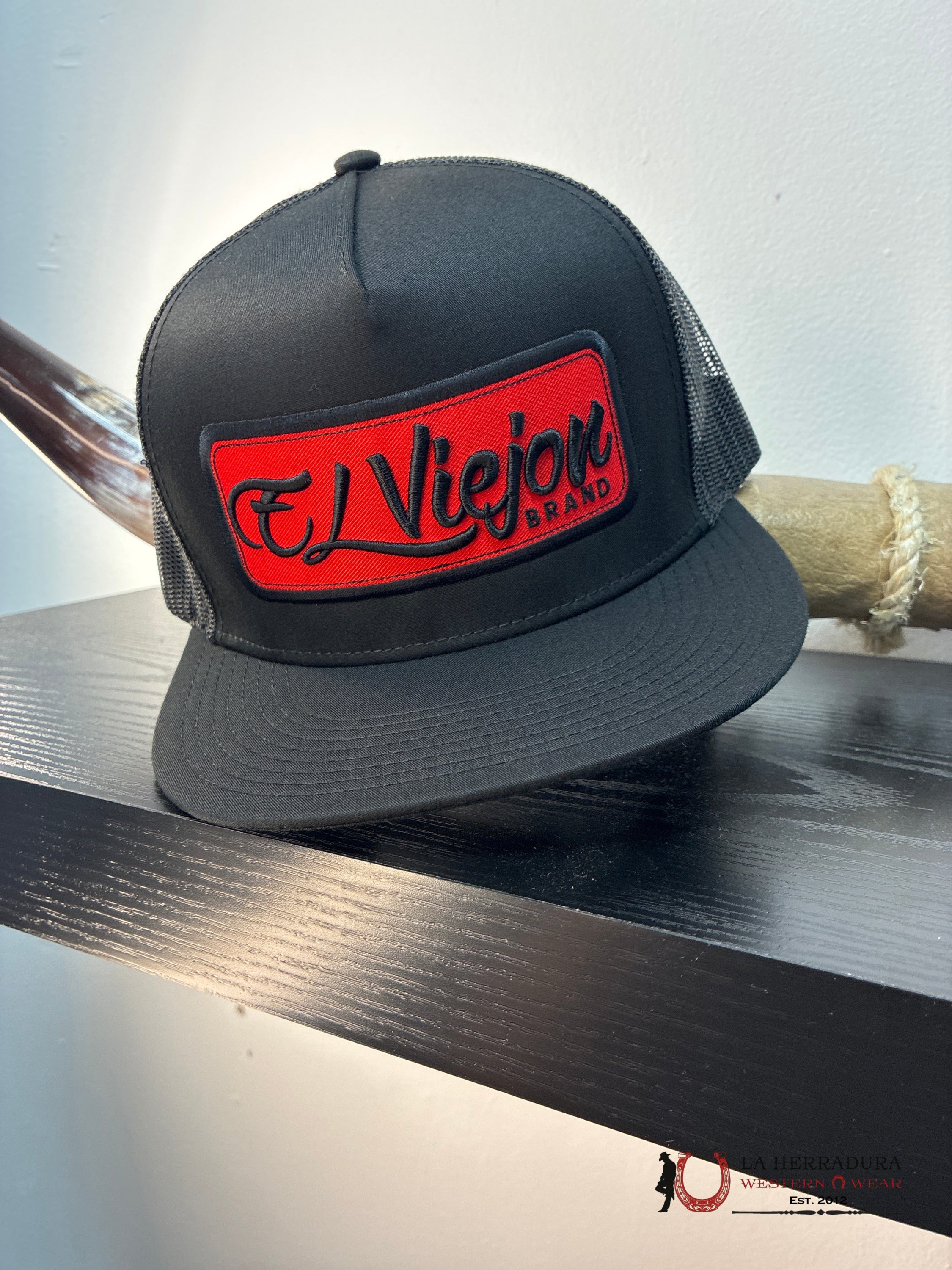 EL VIEJON RED CAP CAPS MENS GORRAS HOMBRES