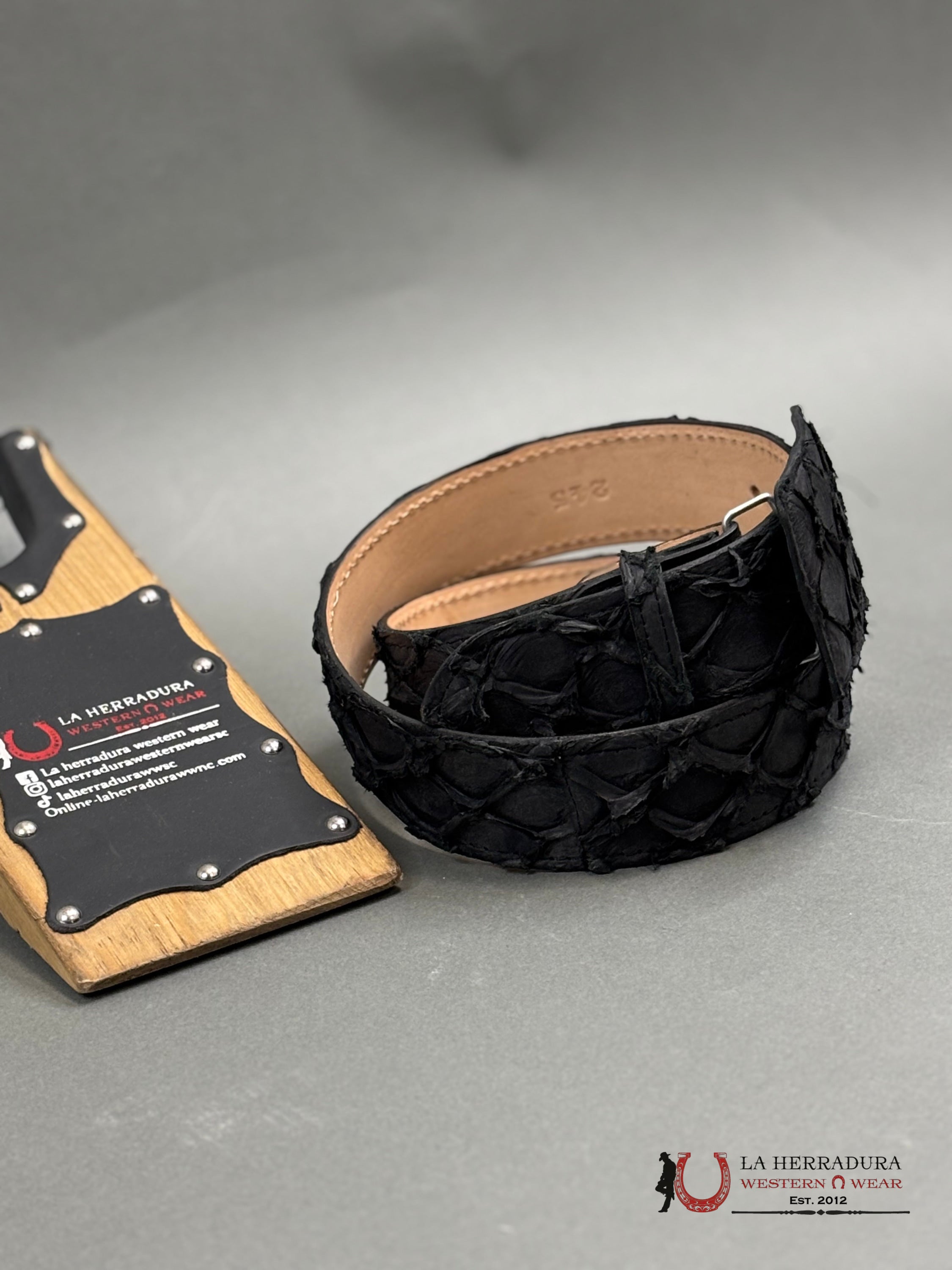 Exotic Fish Black Belt Cinturones Hombres