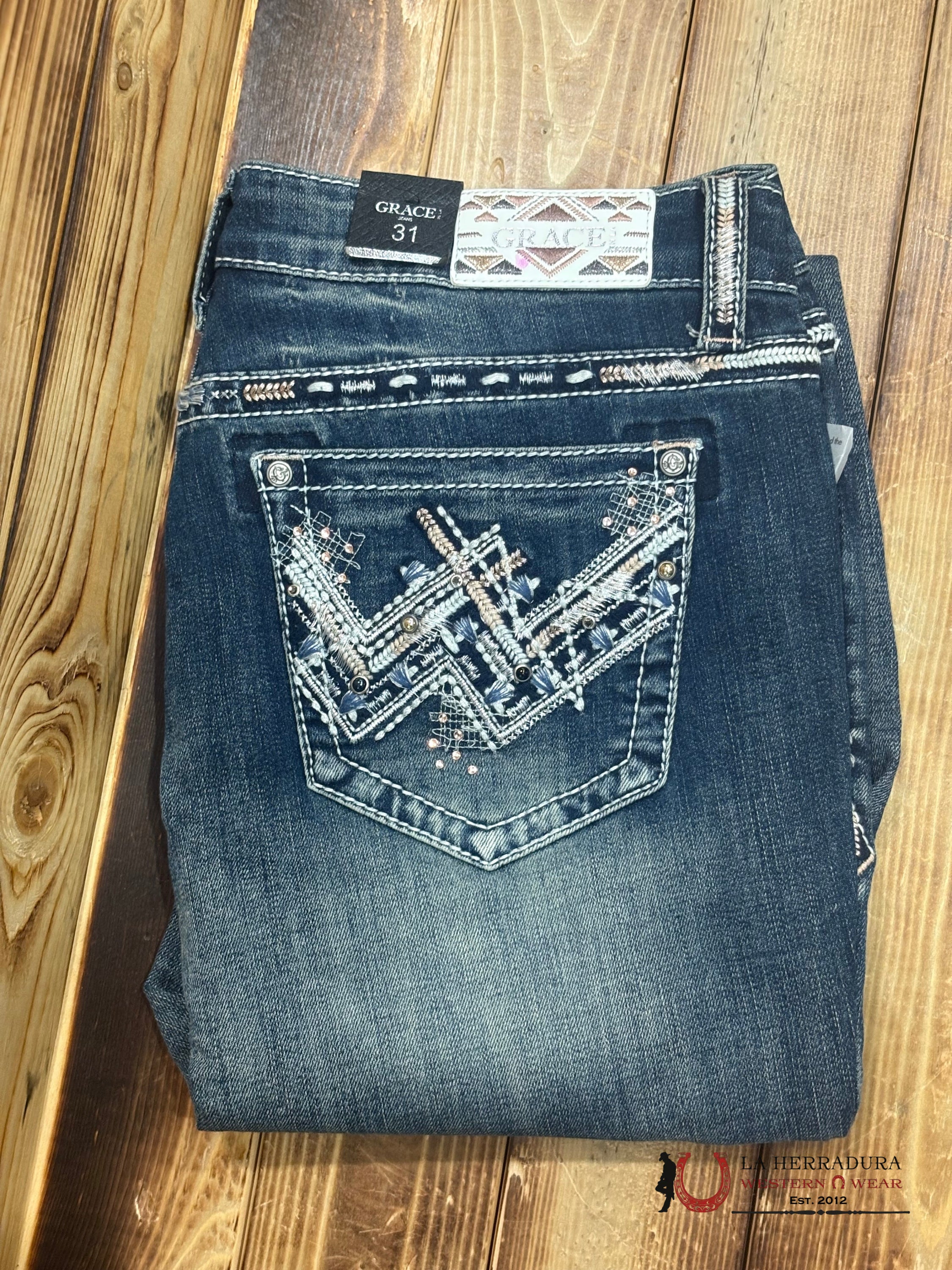 GRACE IN LA WOMEN’S MEDIUM WASH LINE AZTEC POCKET EASY FIT BOOT CUT JEANS EB61573-32