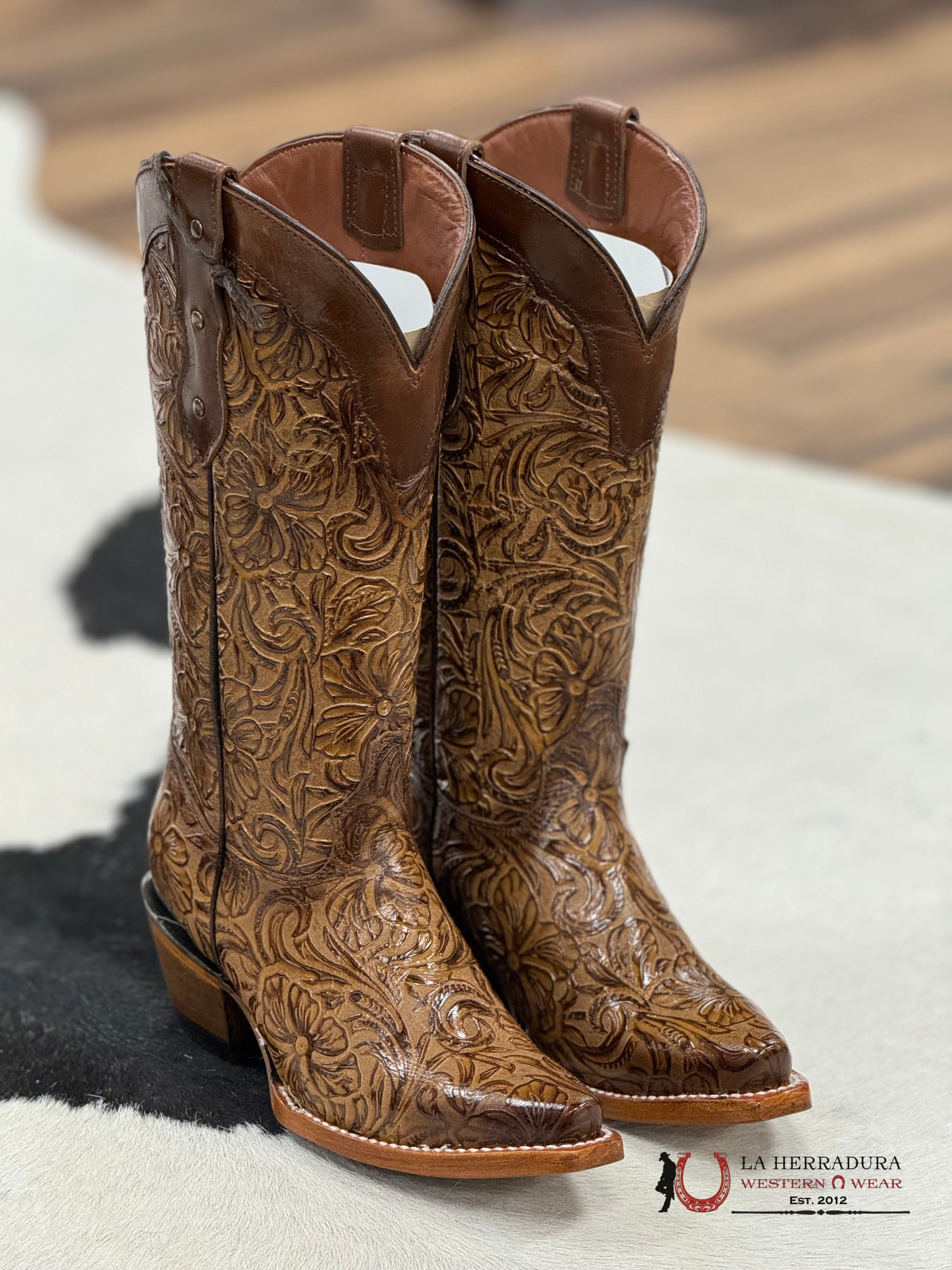 Hand Tooled Flor De Luz Miel Point Toe Botas Mujeres