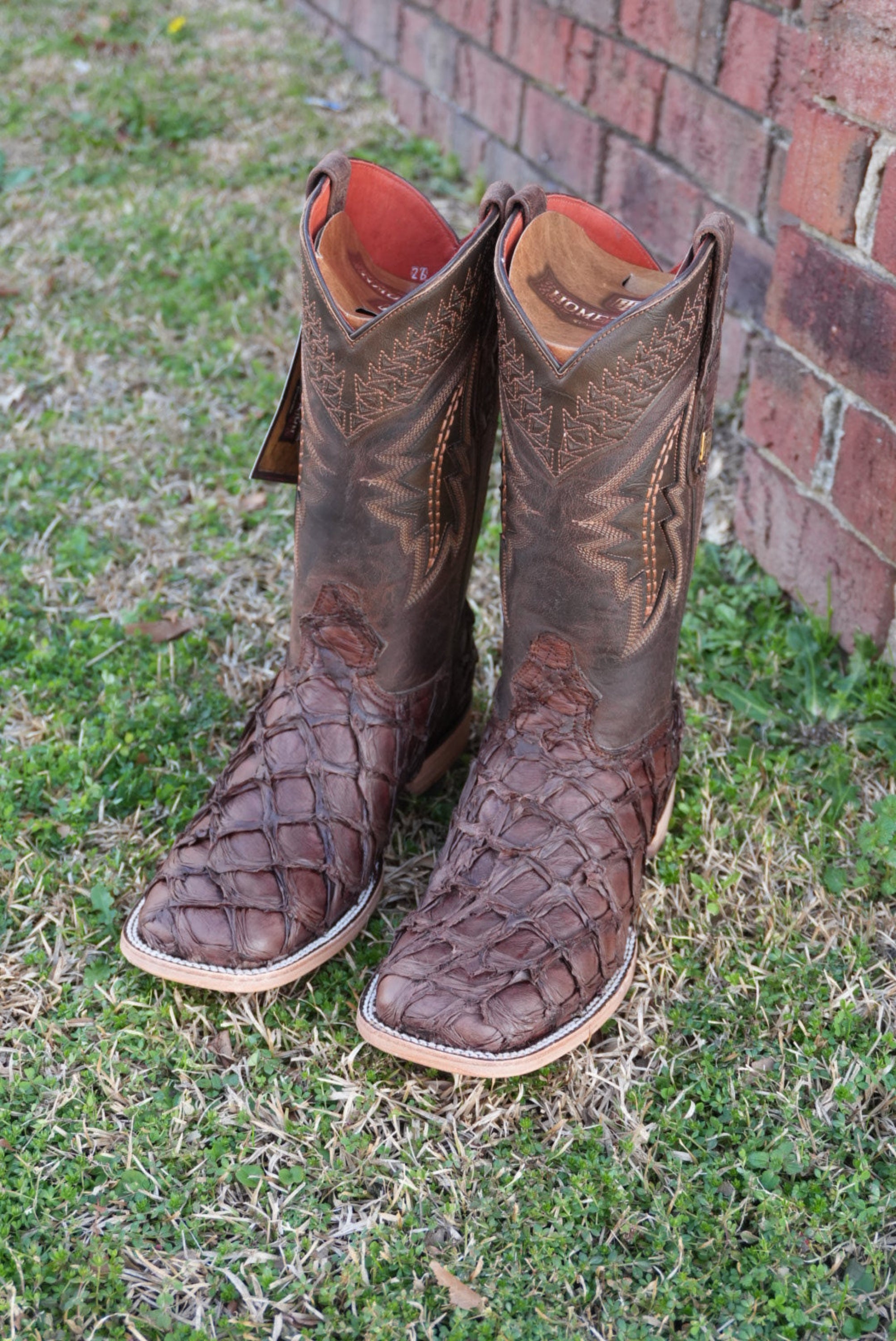 Hometown Pescado Cafe Matte Square Toe Boots BOTAS HOMBRES