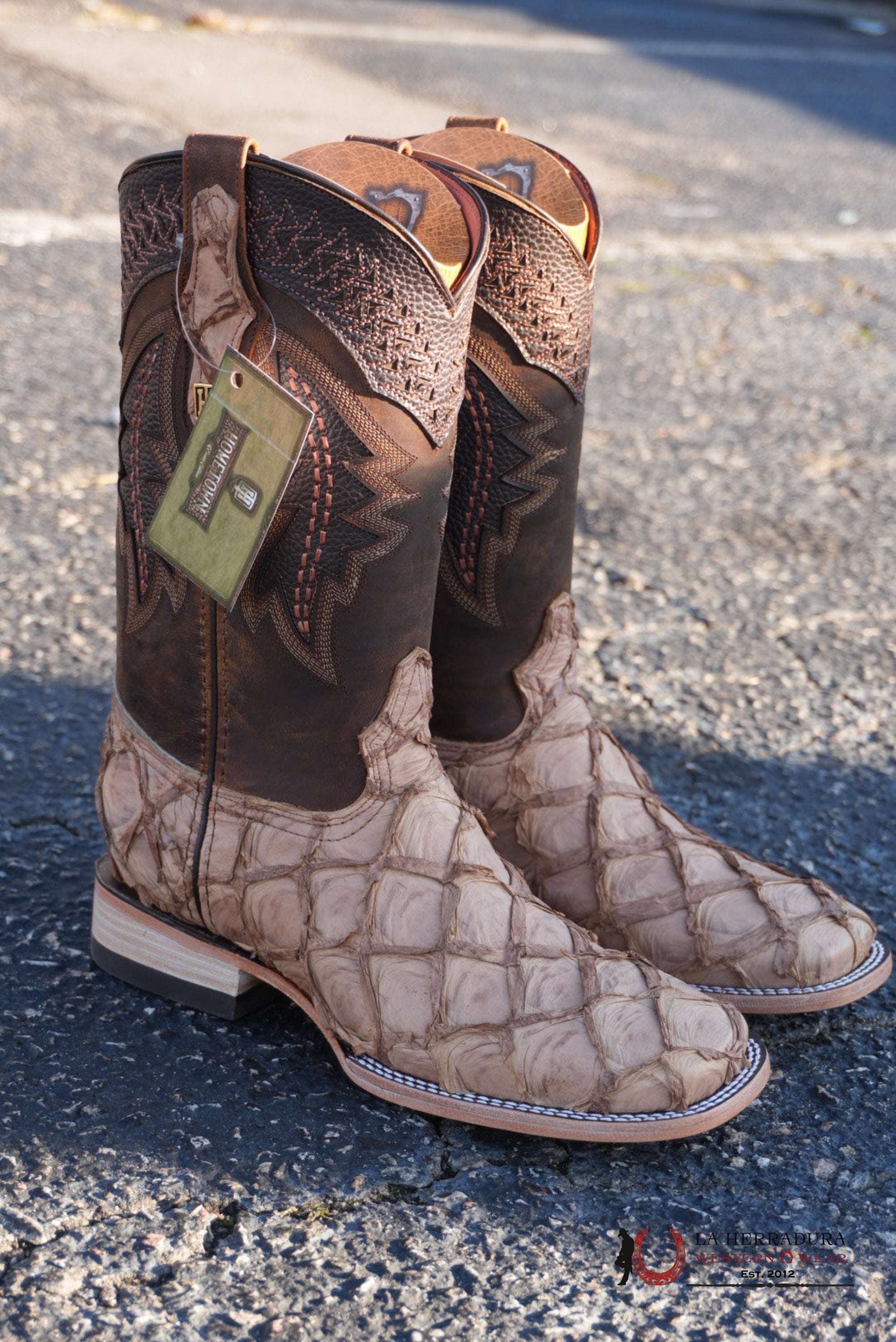 HOMETOWN EXOTIC FISH BOOTS ORIX MATTE SQ. TOE