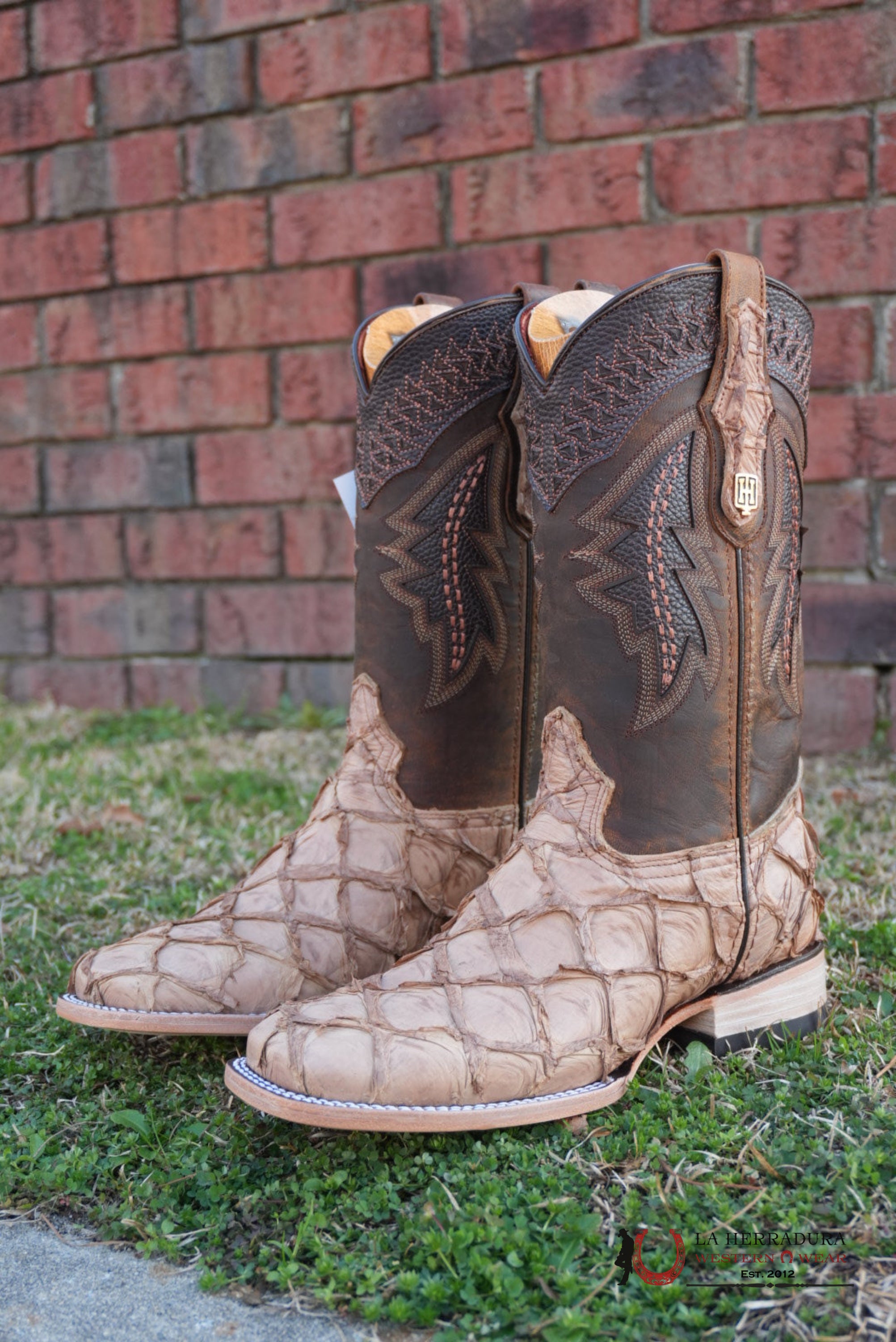 Hometown Pescado Orix Matte Square Toe Boots BOTAS HOMBRES