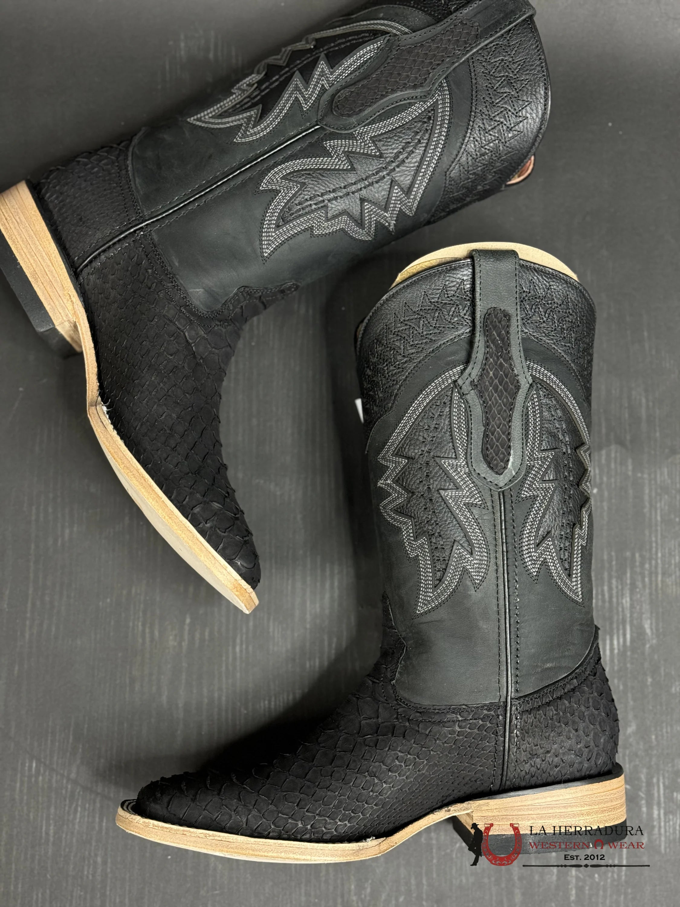 Hometown Men Python Black Matte Square Toe Botas Hombres