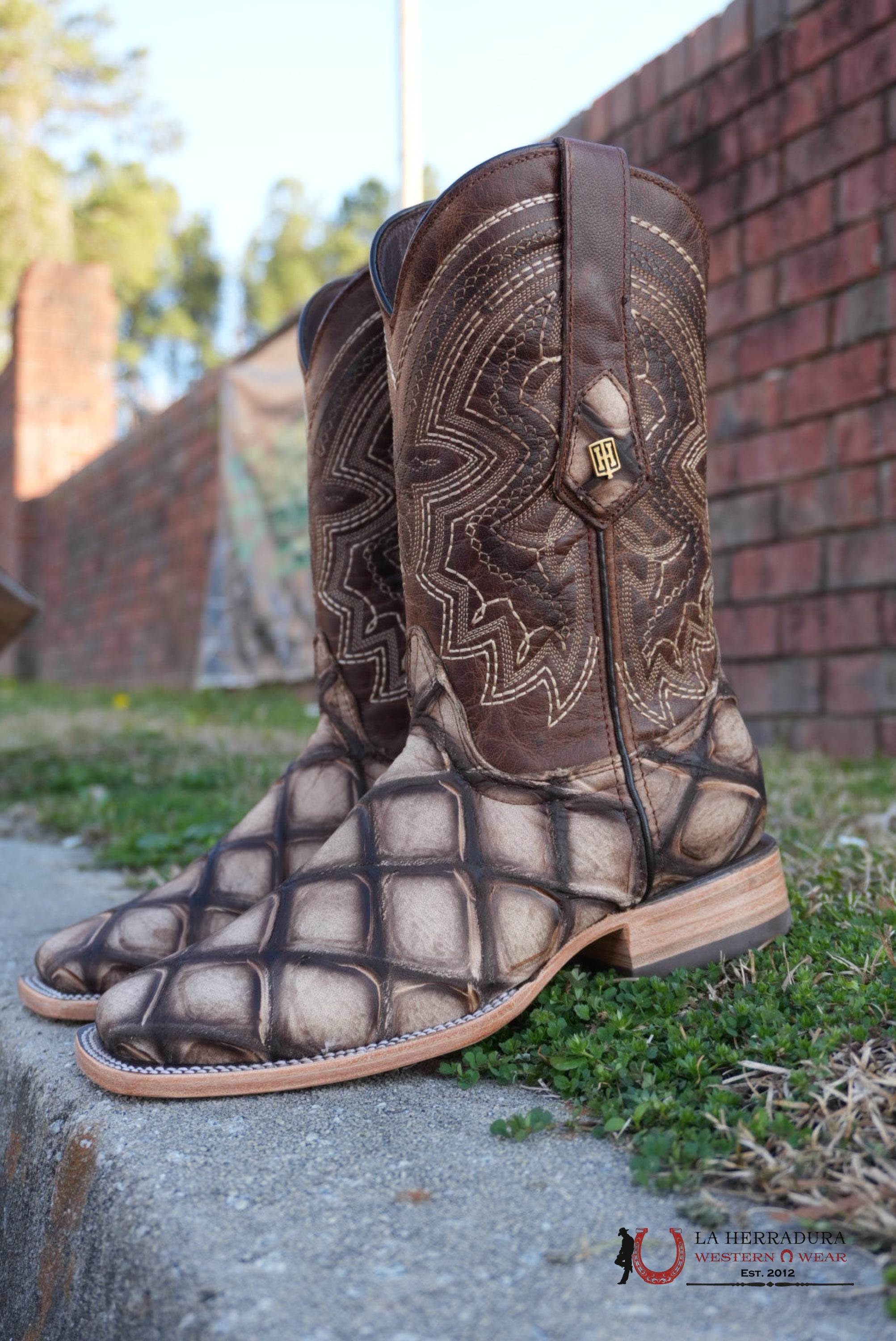 Hometown Piraru Jumbo Camel Rústico Square Toe Boot BOTAS HOMBRES