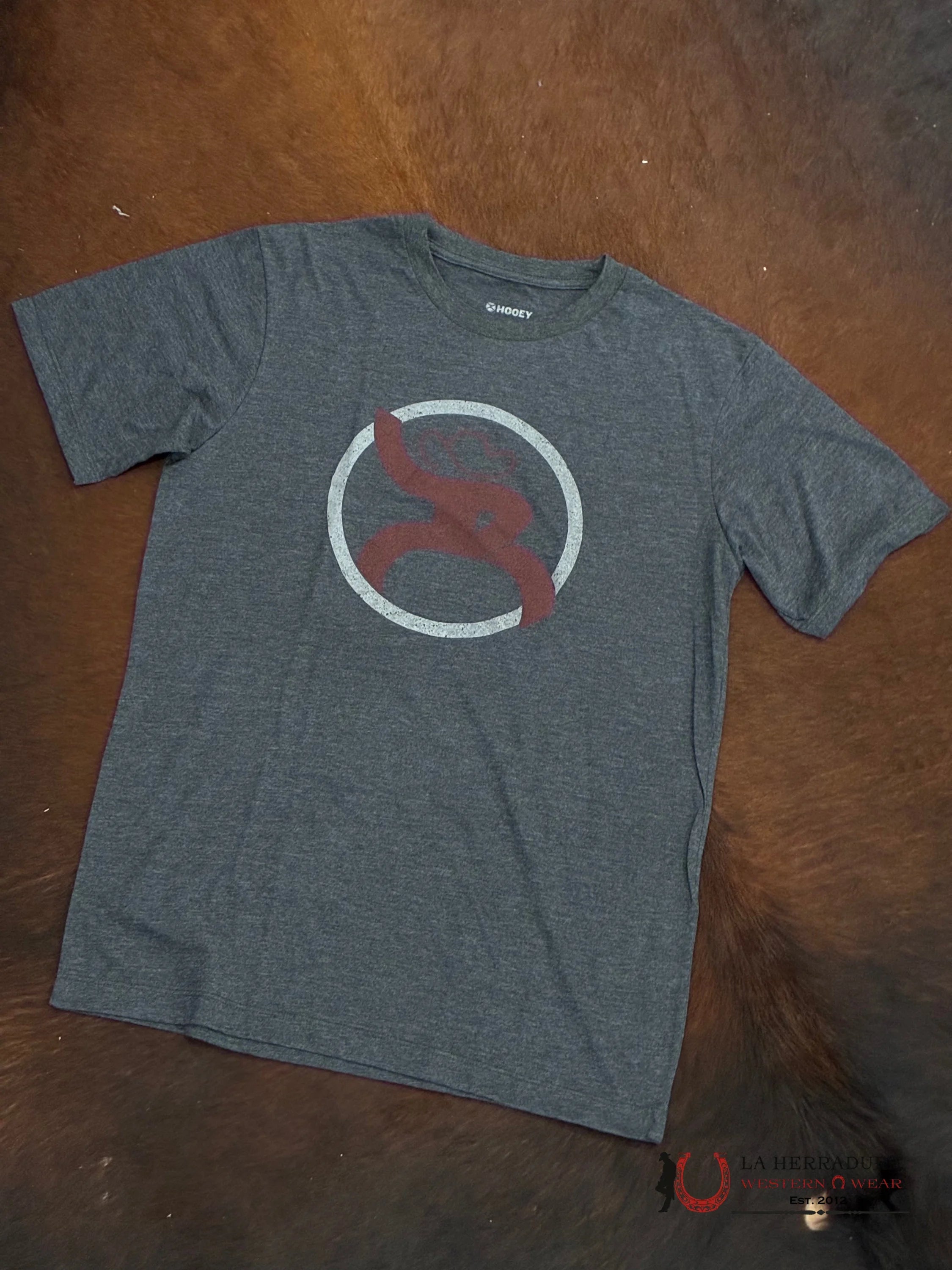 HOOEY MENS TSHIRT CHARCOAL GREY/MAROON LOGO ROPA HOMBRES