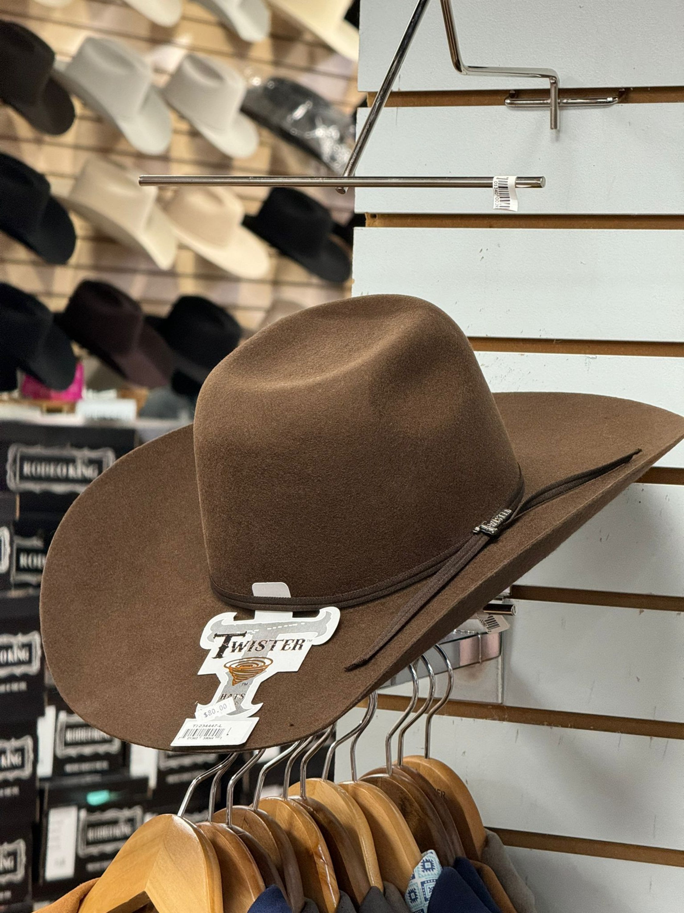 Kids Twister Chocolate Felt Niños