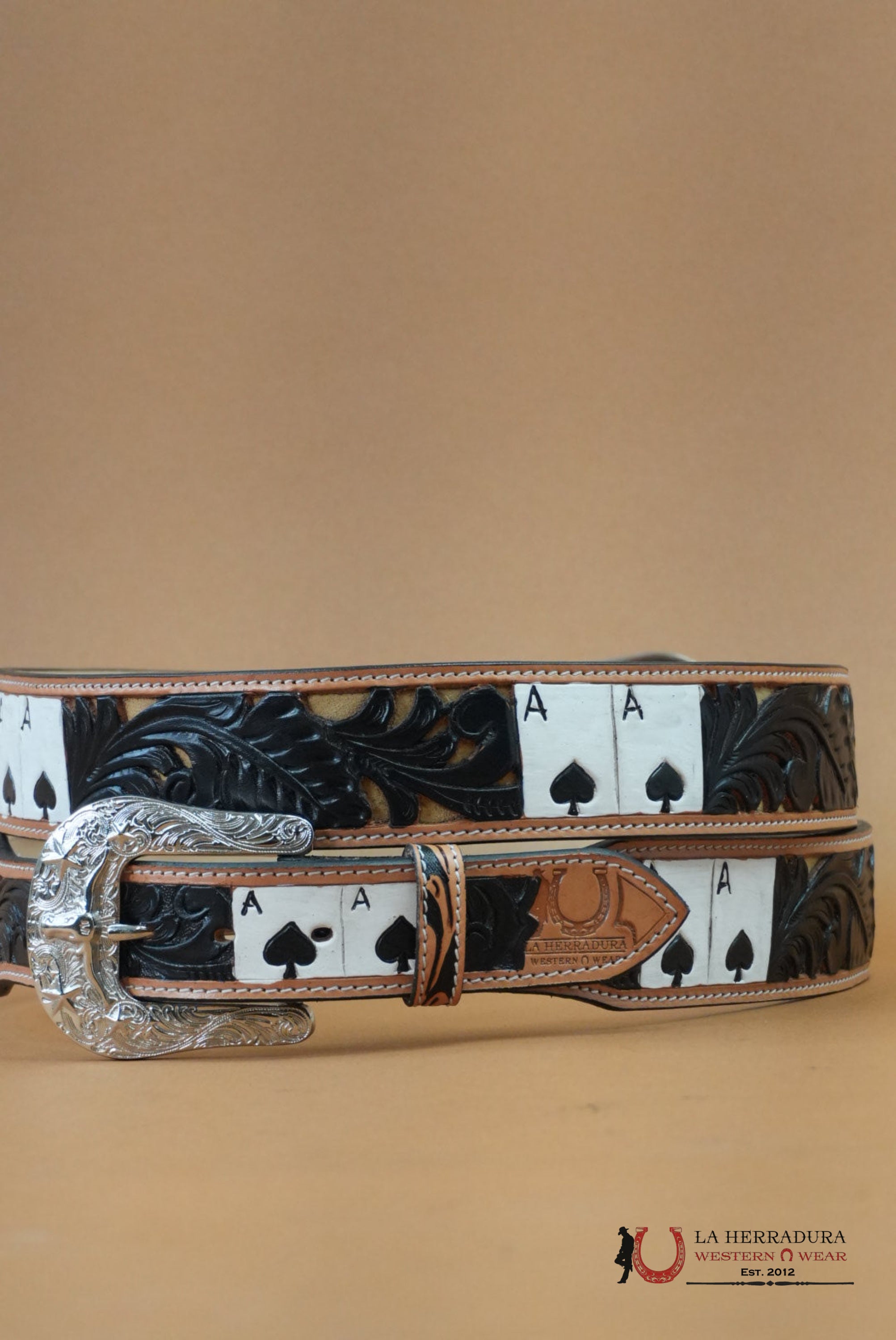 LA HERRADURA AZTEC BLACK WHITE CARDS HANDTOOLED NEW DESIGN BELT CINTURONES HOMBRES