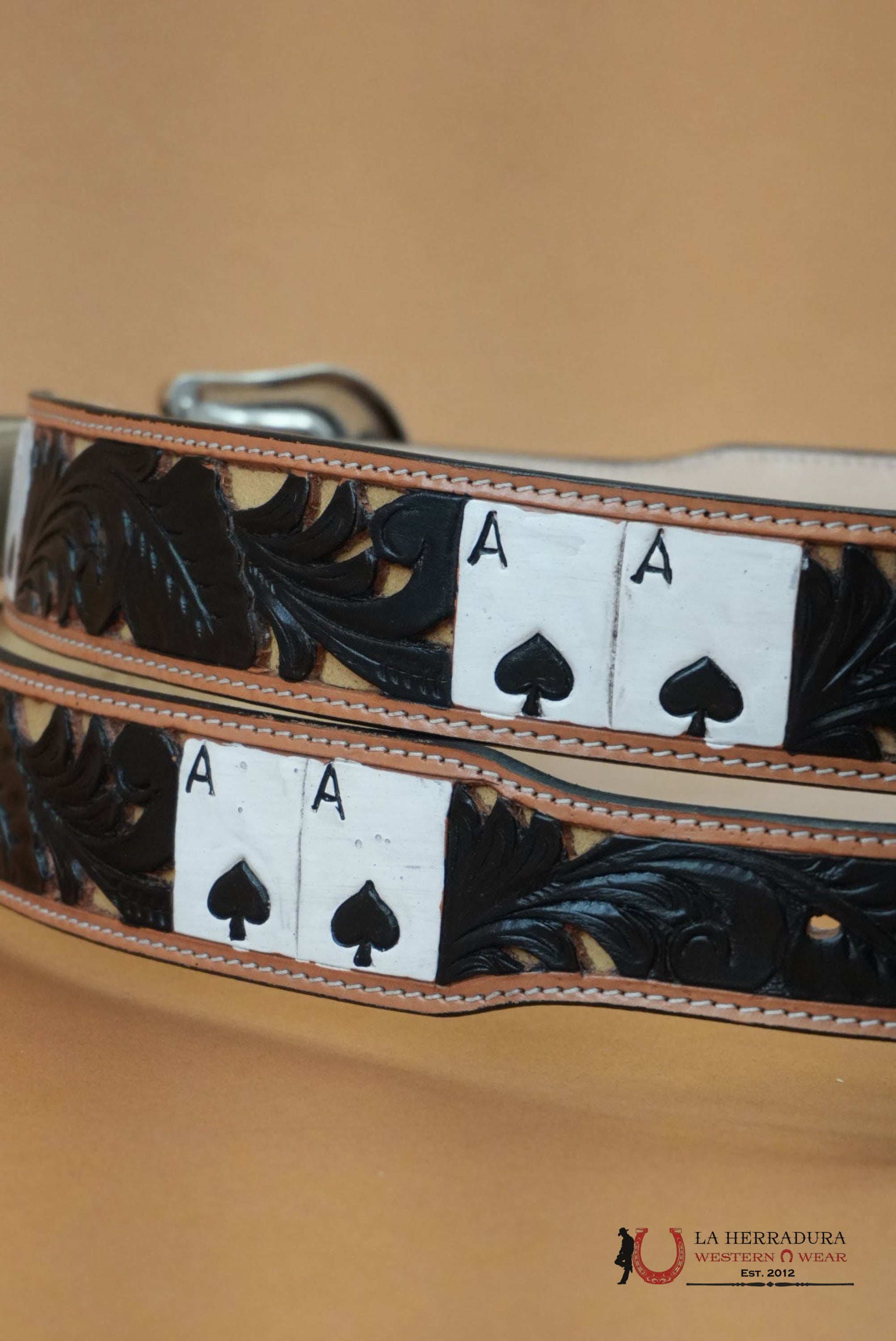 LA HERRADURA AZTEC BLACK WHITE CARDS HANDTOOLED NEW DESIGN BELT CINTURONES HOMBRES