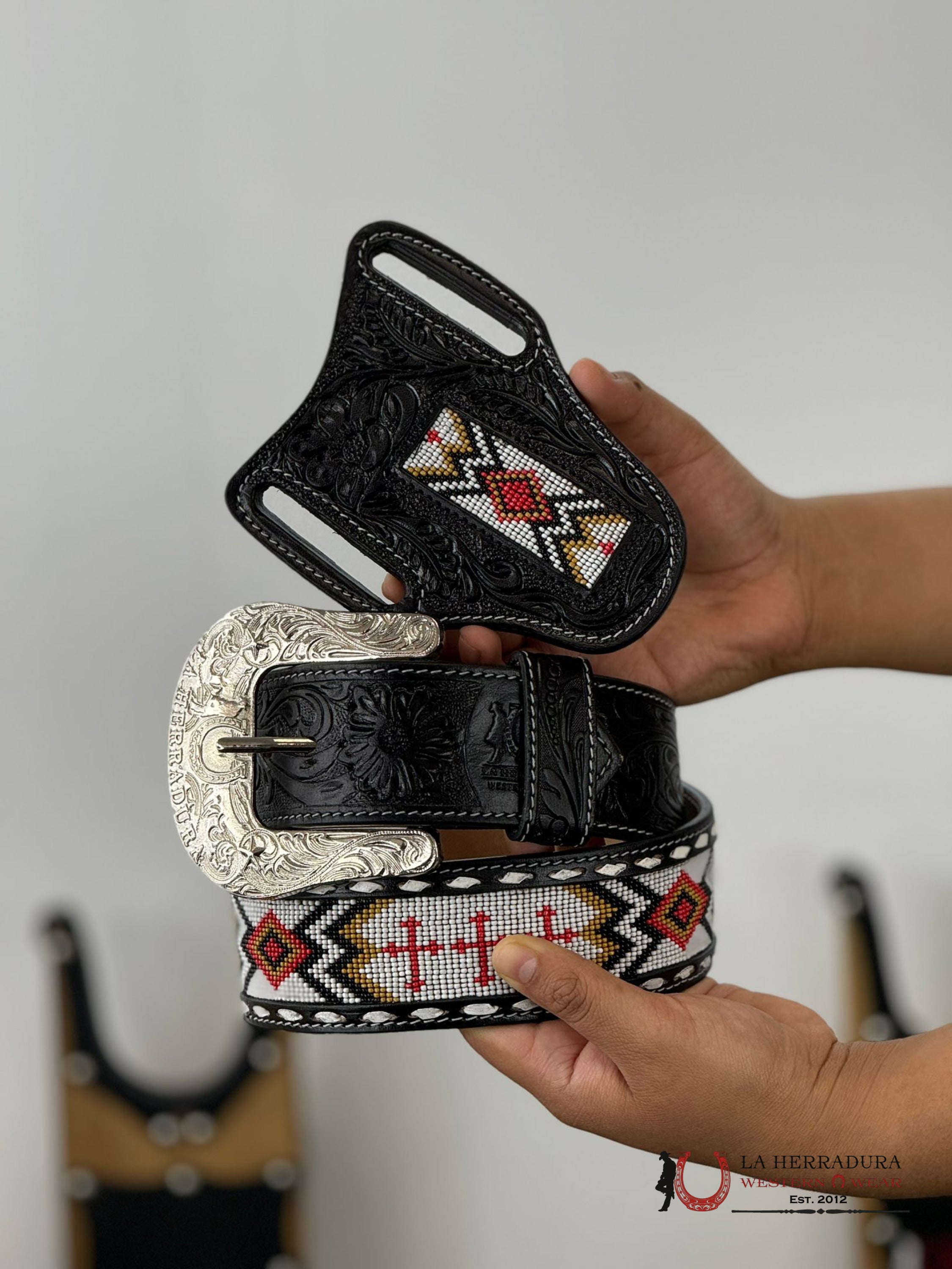 La Herradura Aztec Black Yellow Handtooled 2 Inch Belt 34 Belt/Knife Sheath Cinturones Hombres