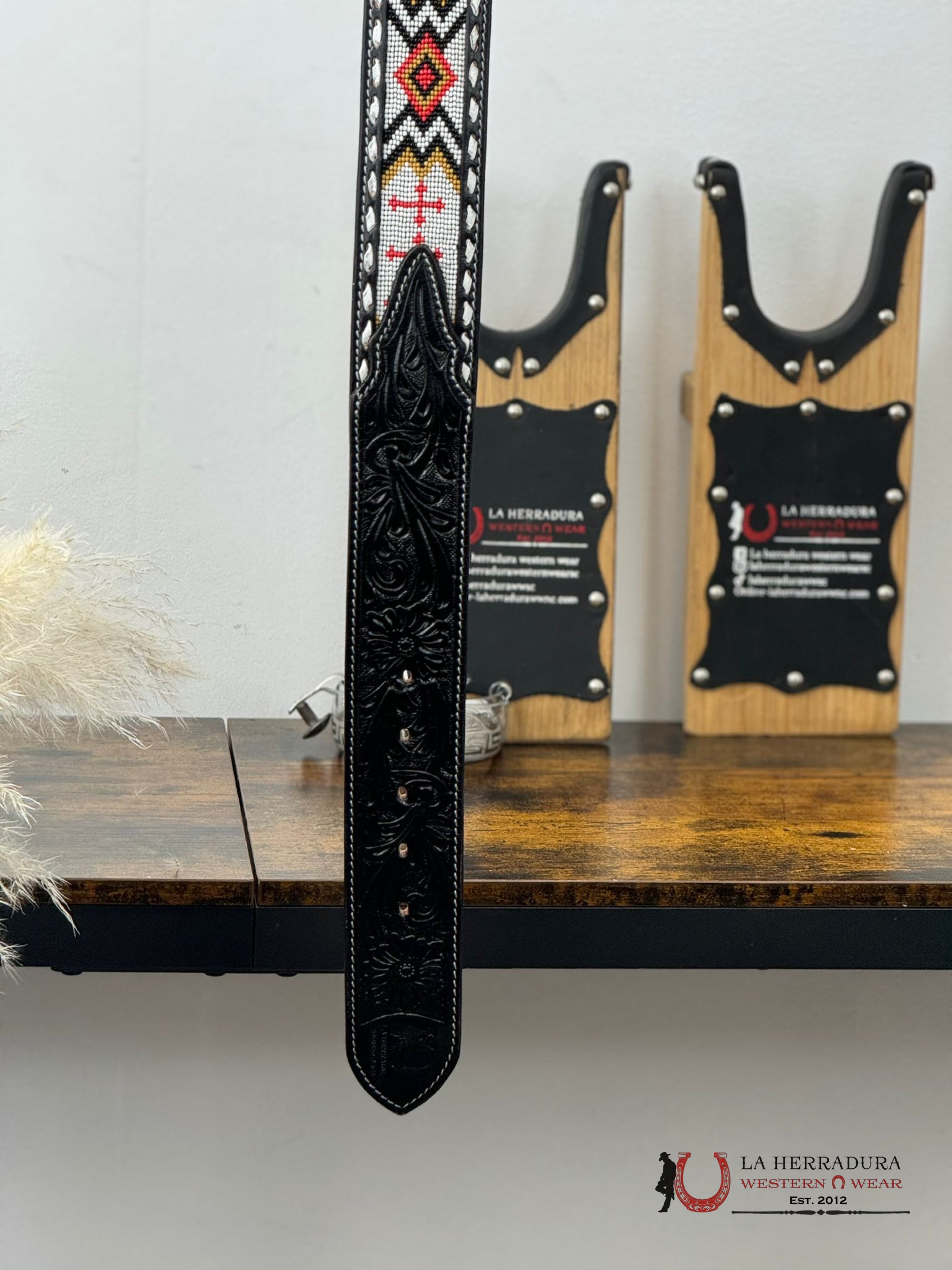 La Herradura Aztec Black Yellow Handtooled 2 Inch Belt Cinturones Hombres