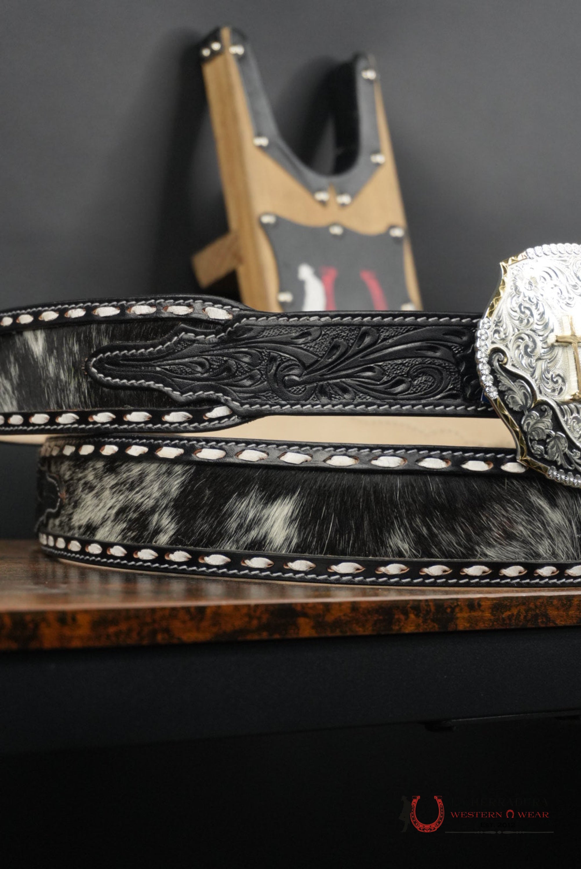 LA HERRADURA BLACK COWHIDE HANDTOOLED NEW DESIGN BELT CINTURONES HOMBRES