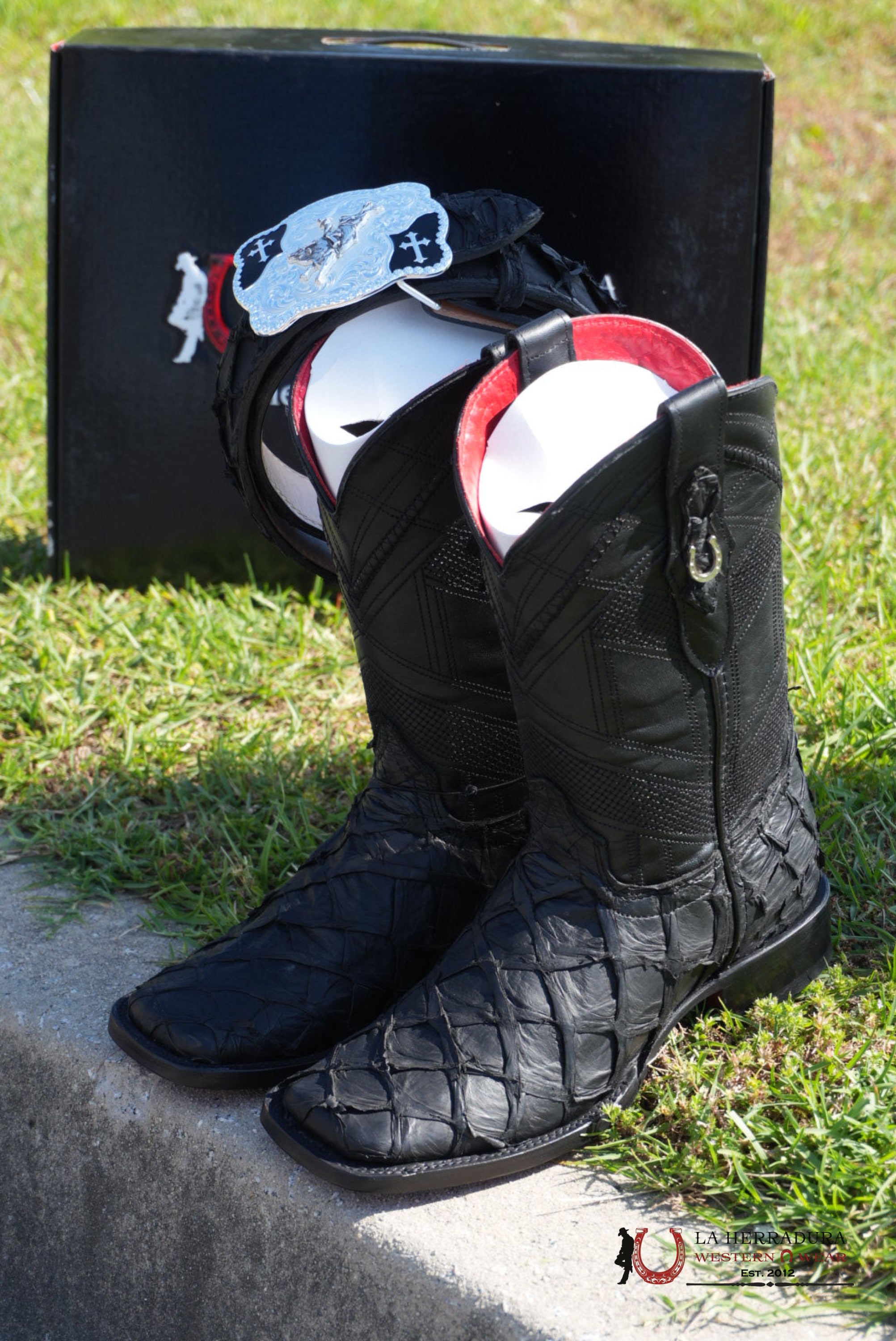 HERRADURA EXOTIC BIGBASS BLACK RUNGO BOOT SQUARE TOE BOTAS HOMBRES