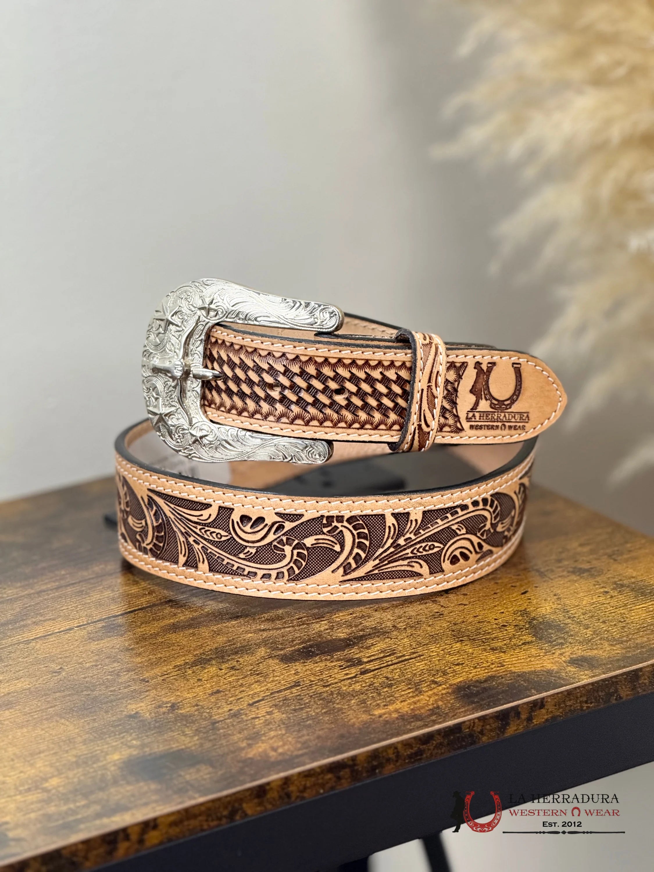 LA HERRADURA HAND TOOLED PRINT WESTERN STYLE CINTURONES HOMBRES